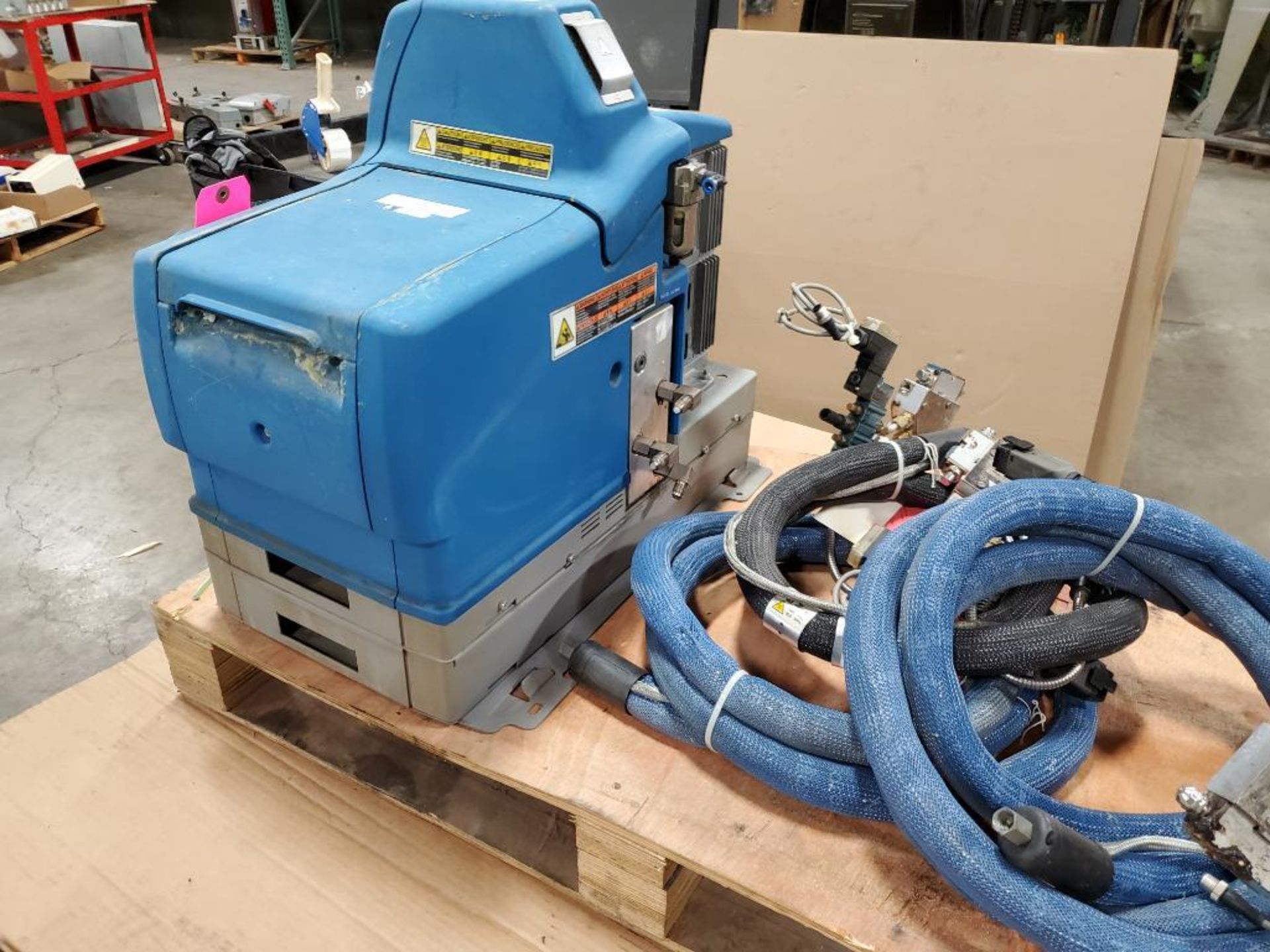 Nordson hot melt adhesive applicating machine. Model PRO Blue 7. Includes 2 hoses and heads. - Image 14 of 14