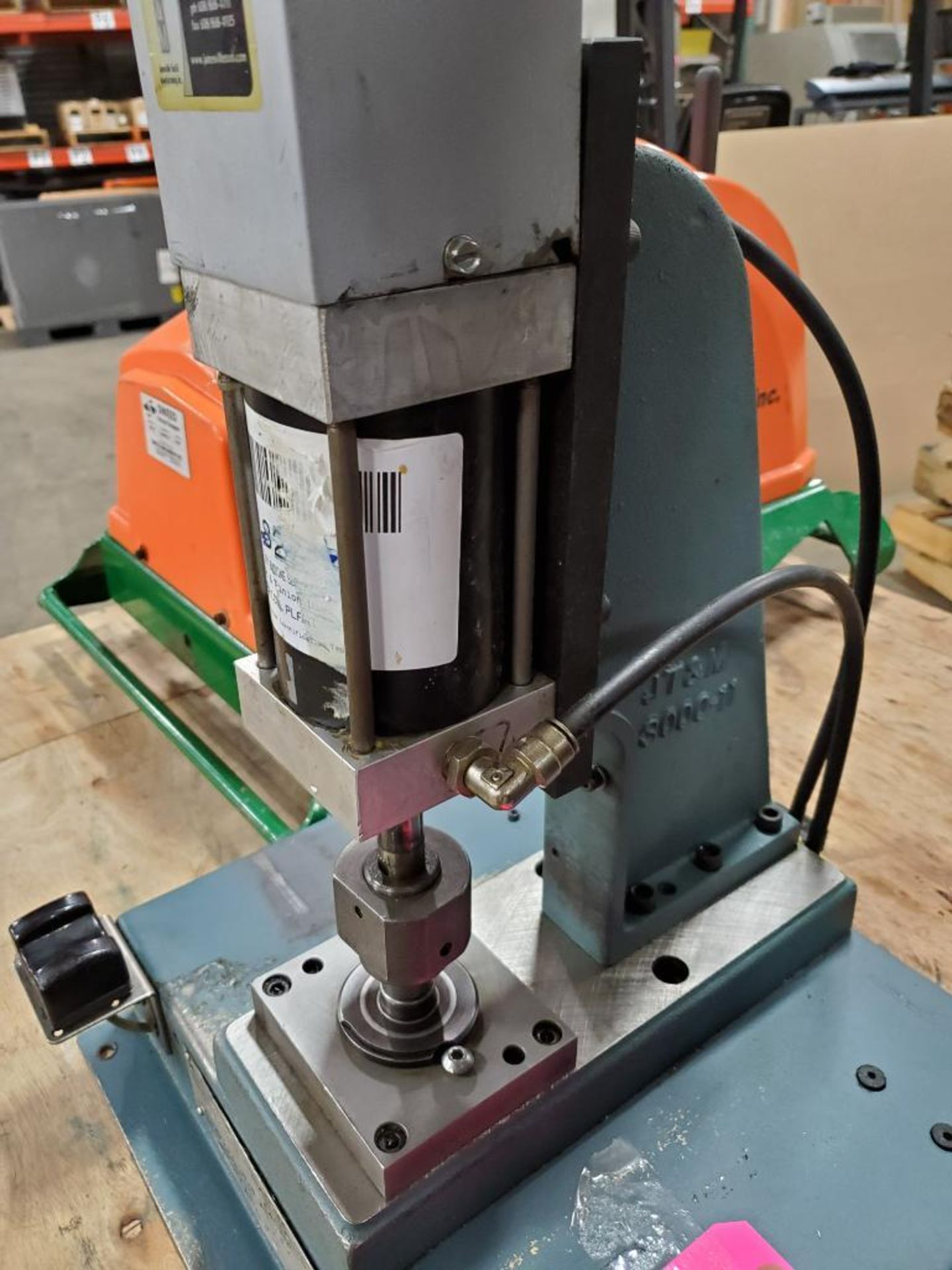 Janesville JT&M 500lb pneumatic arbor press. Model A-3066-01. - Image 6 of 11