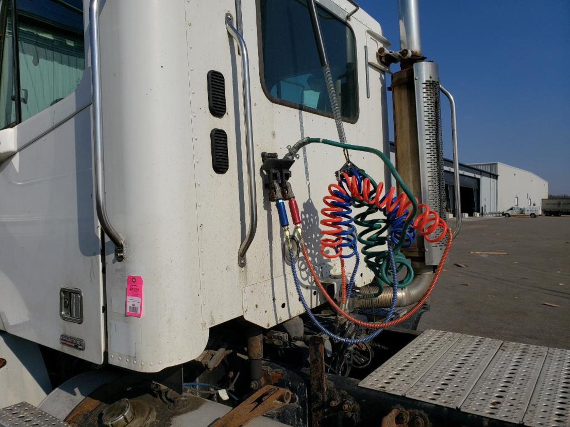 2006 Freightliner Columbia 112 Truck, VIN # 1FUJF0CV76LN73584 - Image 20 of 46