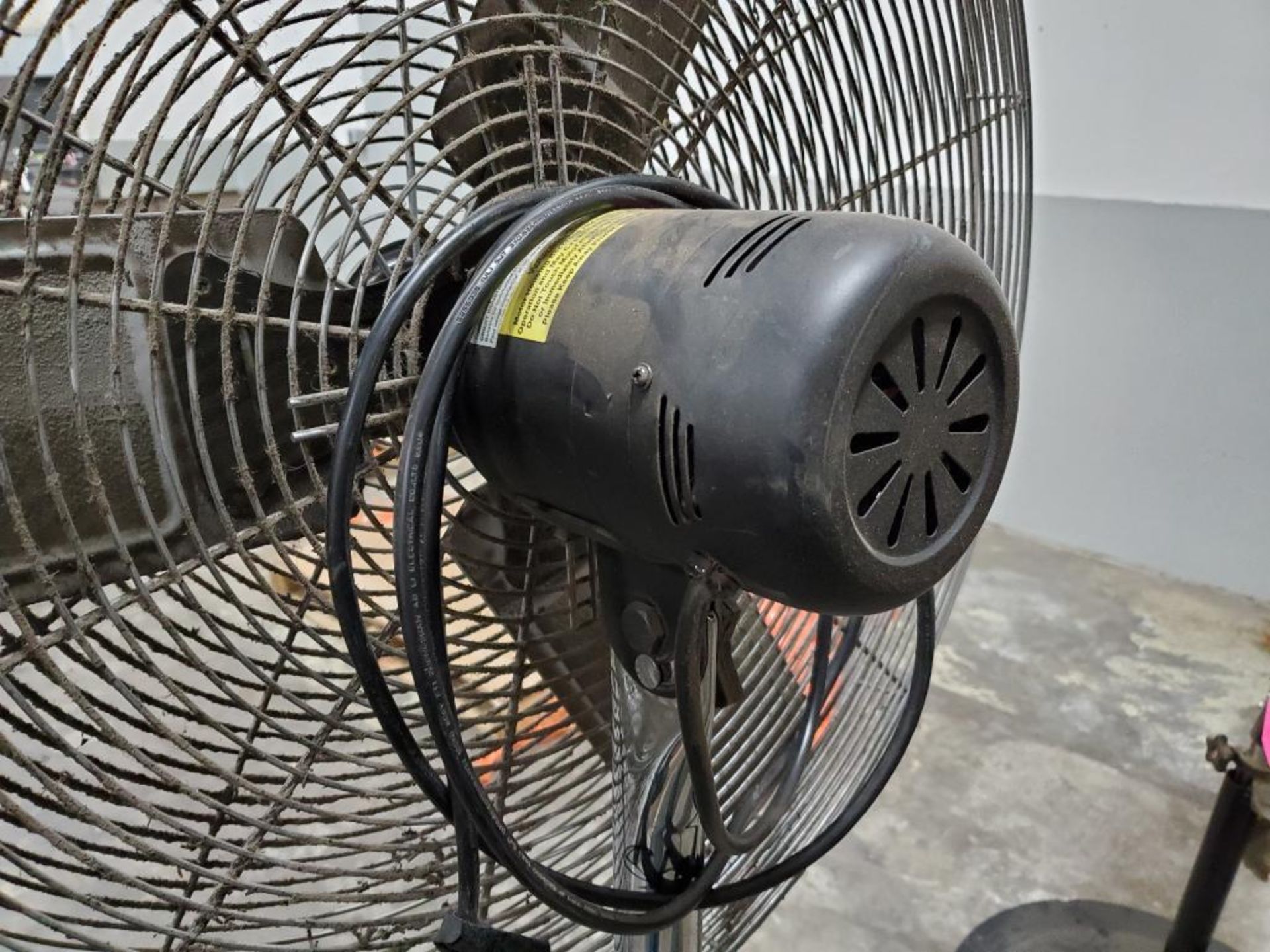 30in Extreme Garage pedestal fan. Model PVP-30. 120v single phase. - Image 3 of 5