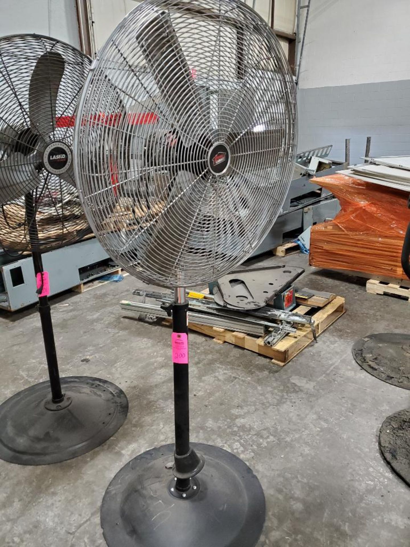 30in Extreme Garage pedestal fan. Model PVP-30. 120v single phase.