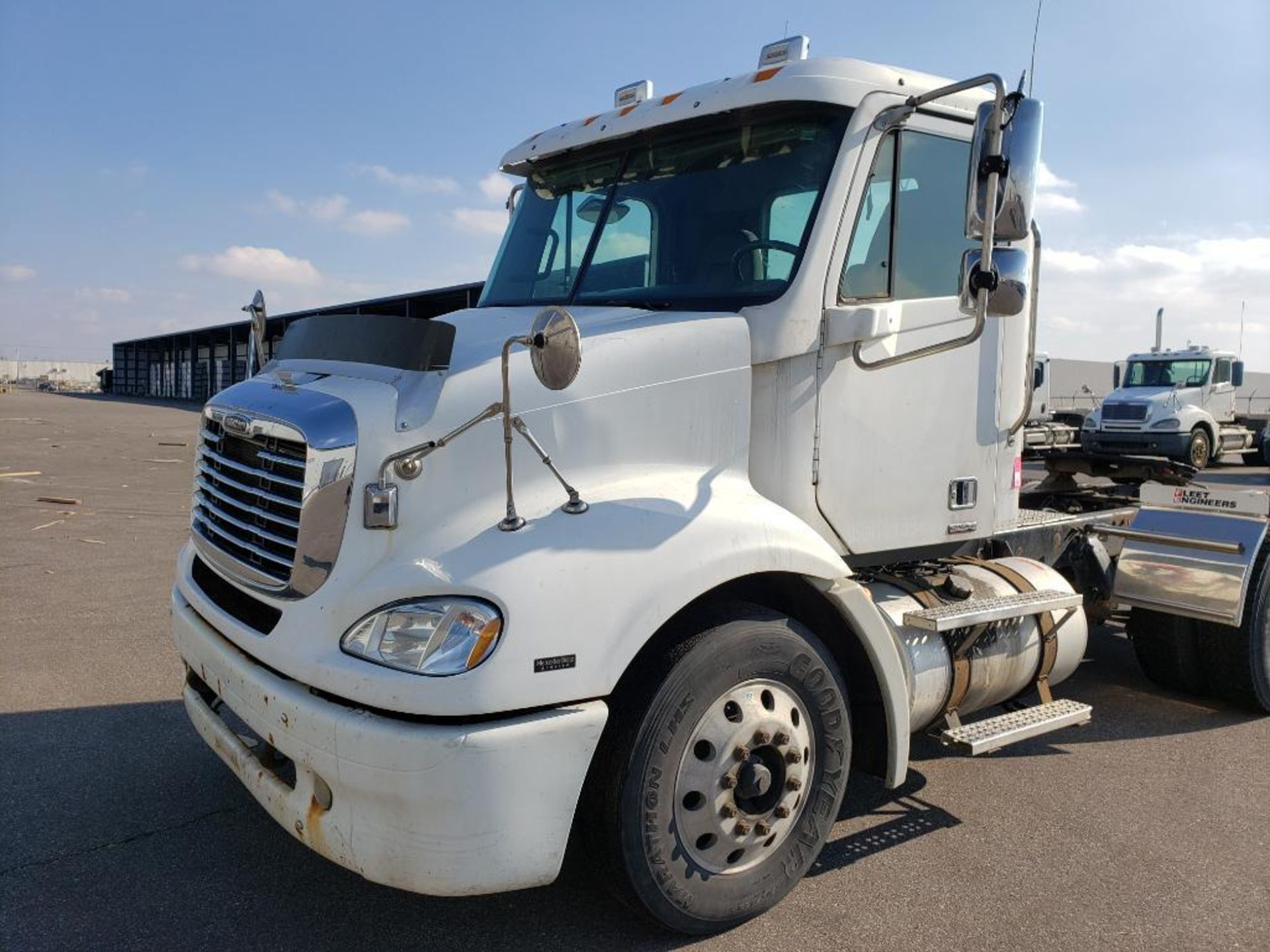 2006 Freightliner Columbia 112 Truck, VIN # 1FUJF0CV76LN73584 - Image 2 of 46