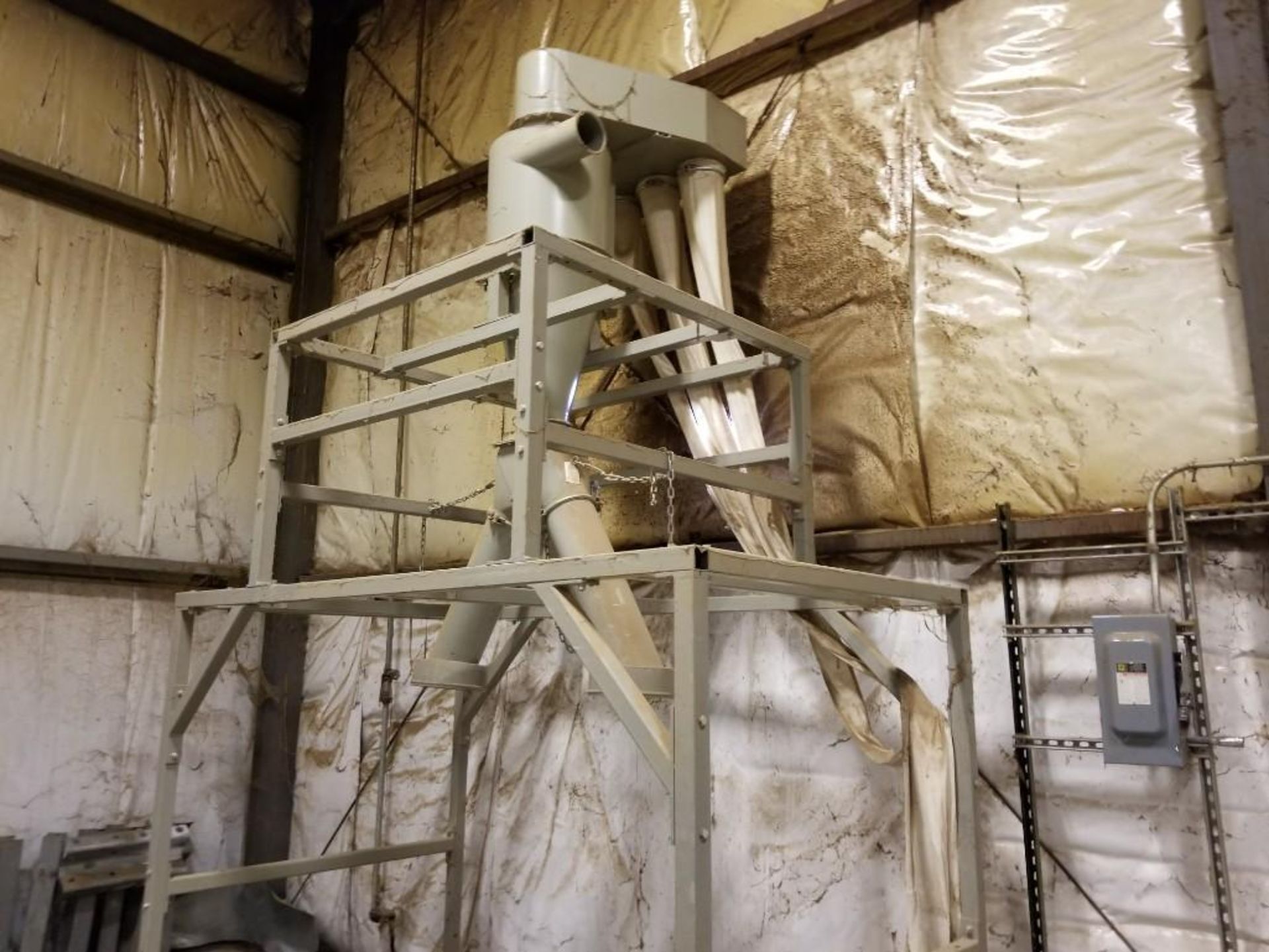 Dust collector. Only components pictured are included. - Image 12 of 12