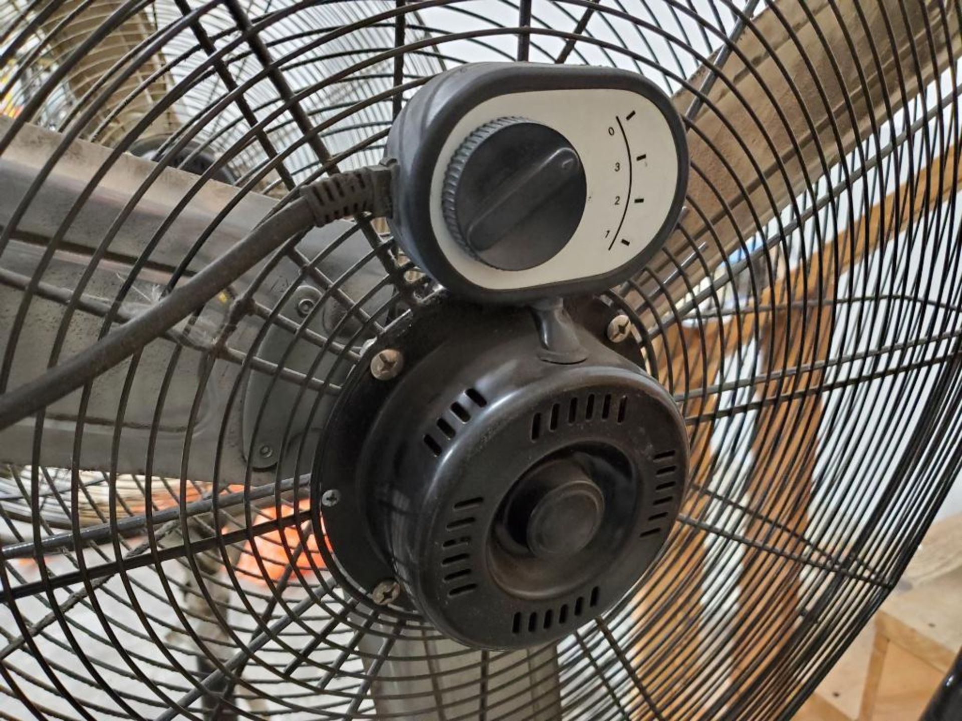 30in Maxx Air pedestal fan. 120v single phase. - Image 3 of 4
