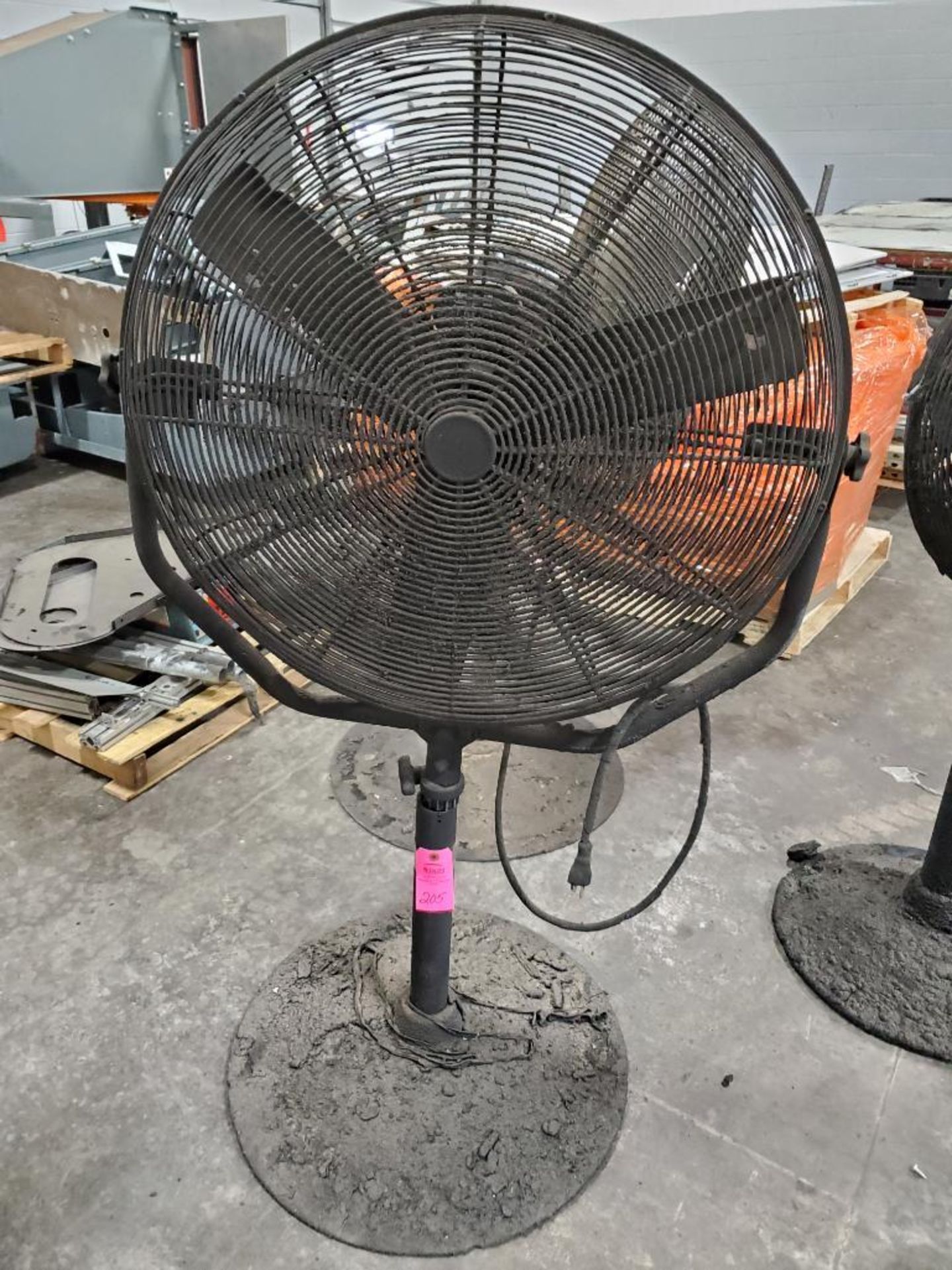 30in Maxx Air pedestal fan. 120v single phase.