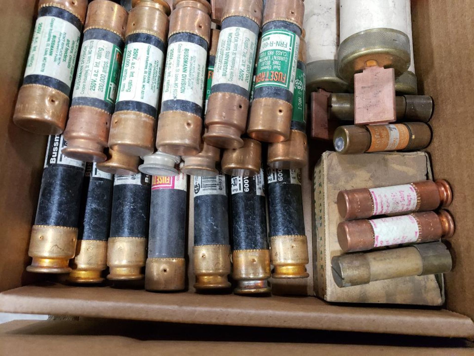 Assorted electrical fuses. Fusetron. - Image 4 of 5