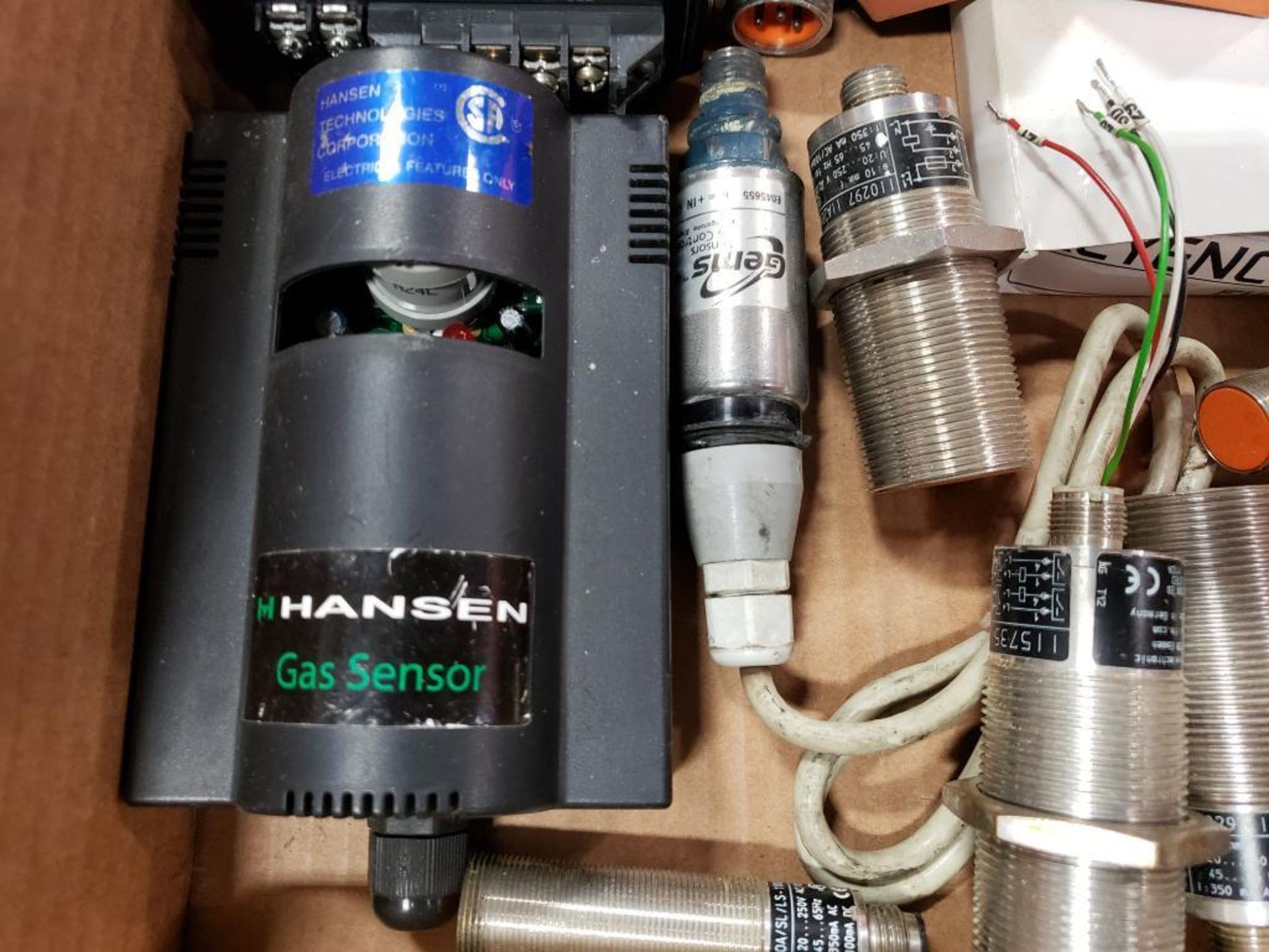 Assorted electrical sensors. Hansen, Keyence, IFM, Mitsubishi. - Image 3 of 6