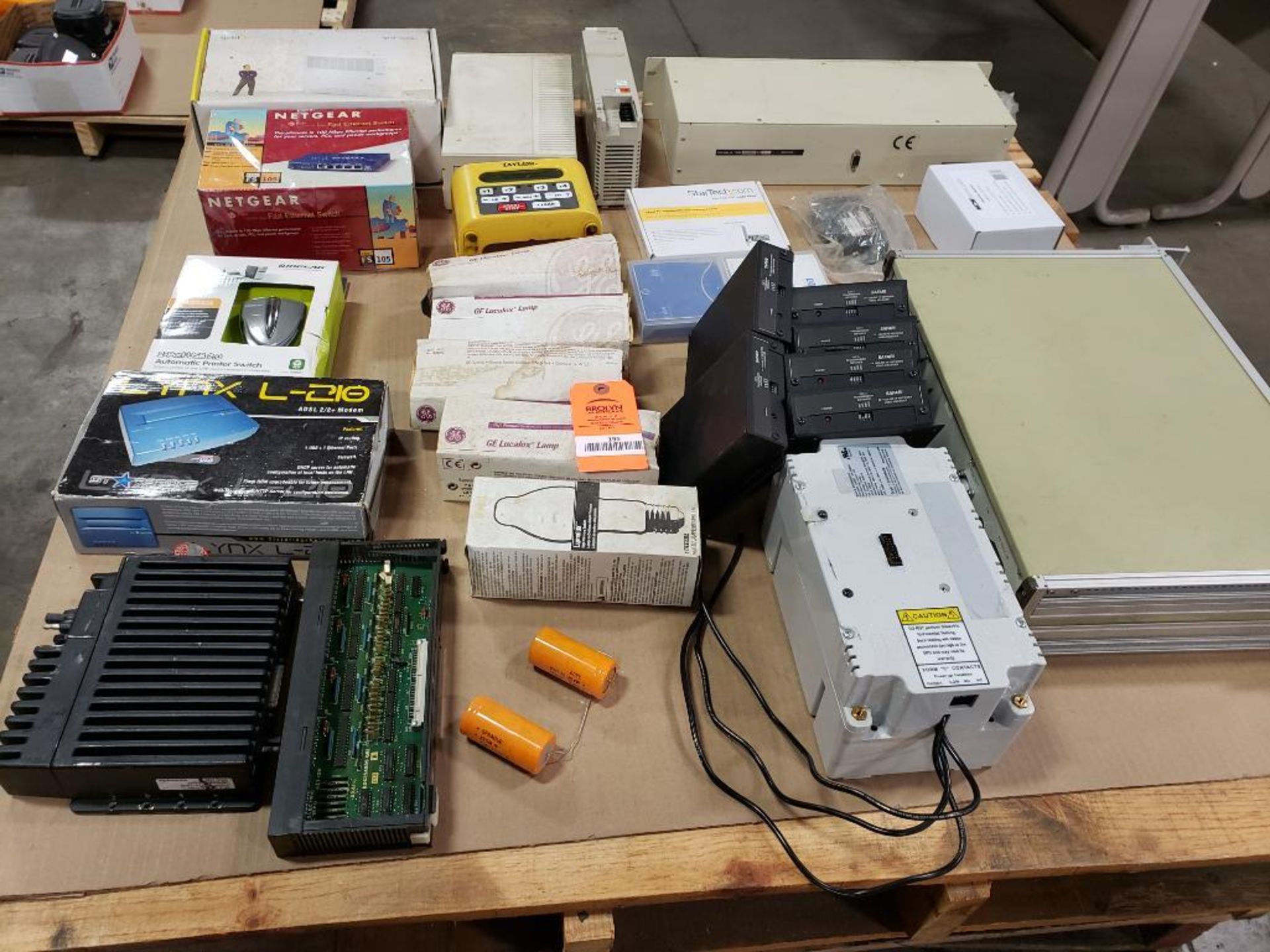 Pallet of assorted electrical. Netgear, Lynx, Taylor, HP, Safari. - Image 18 of 18