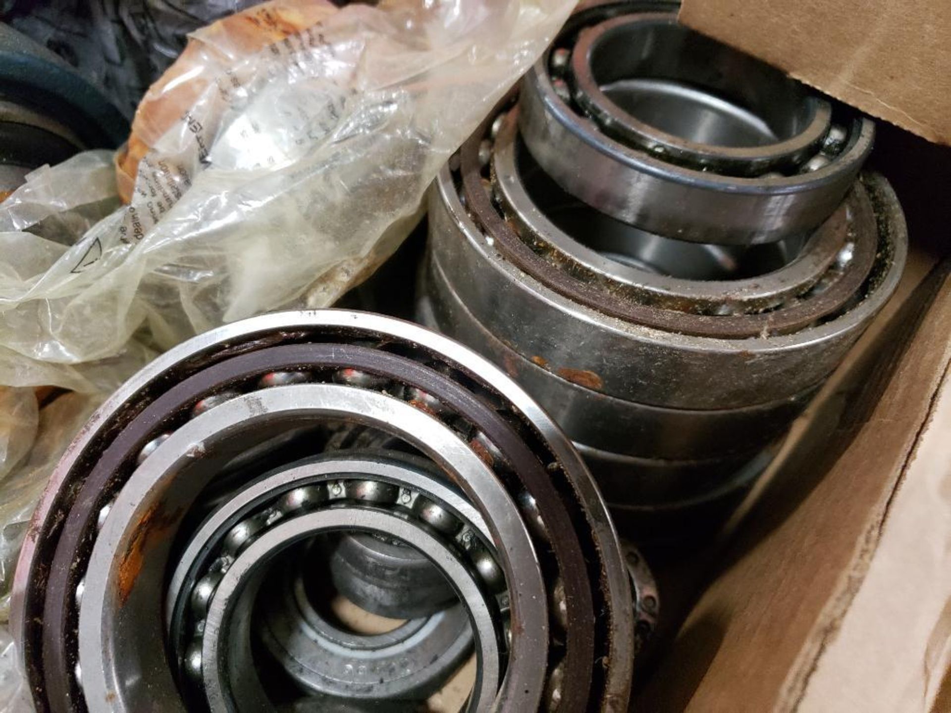 Assorted bearings and flange bearings. - Image 4 of 6