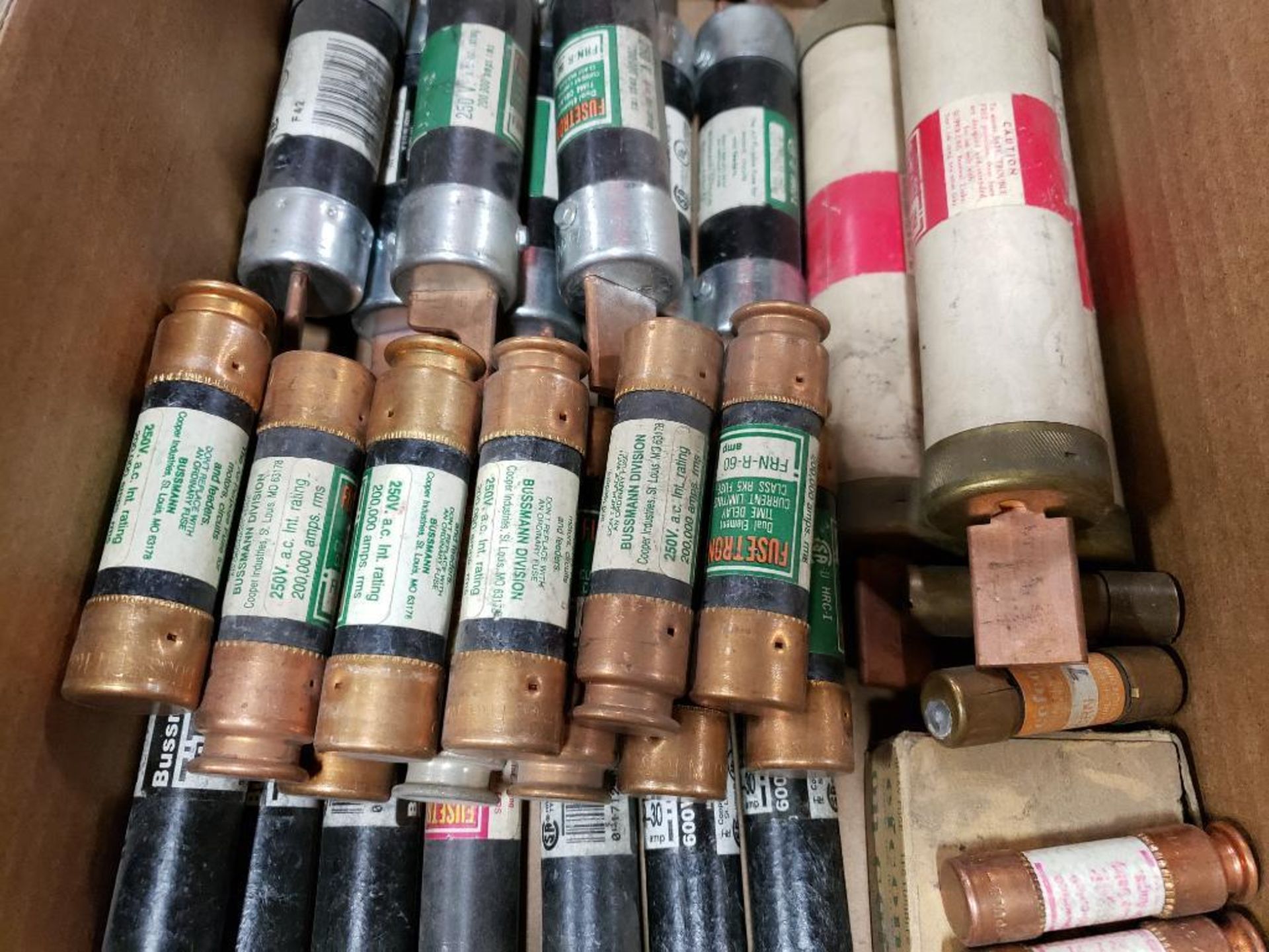 Assorted electrical fuses. Fusetron. - Image 3 of 5