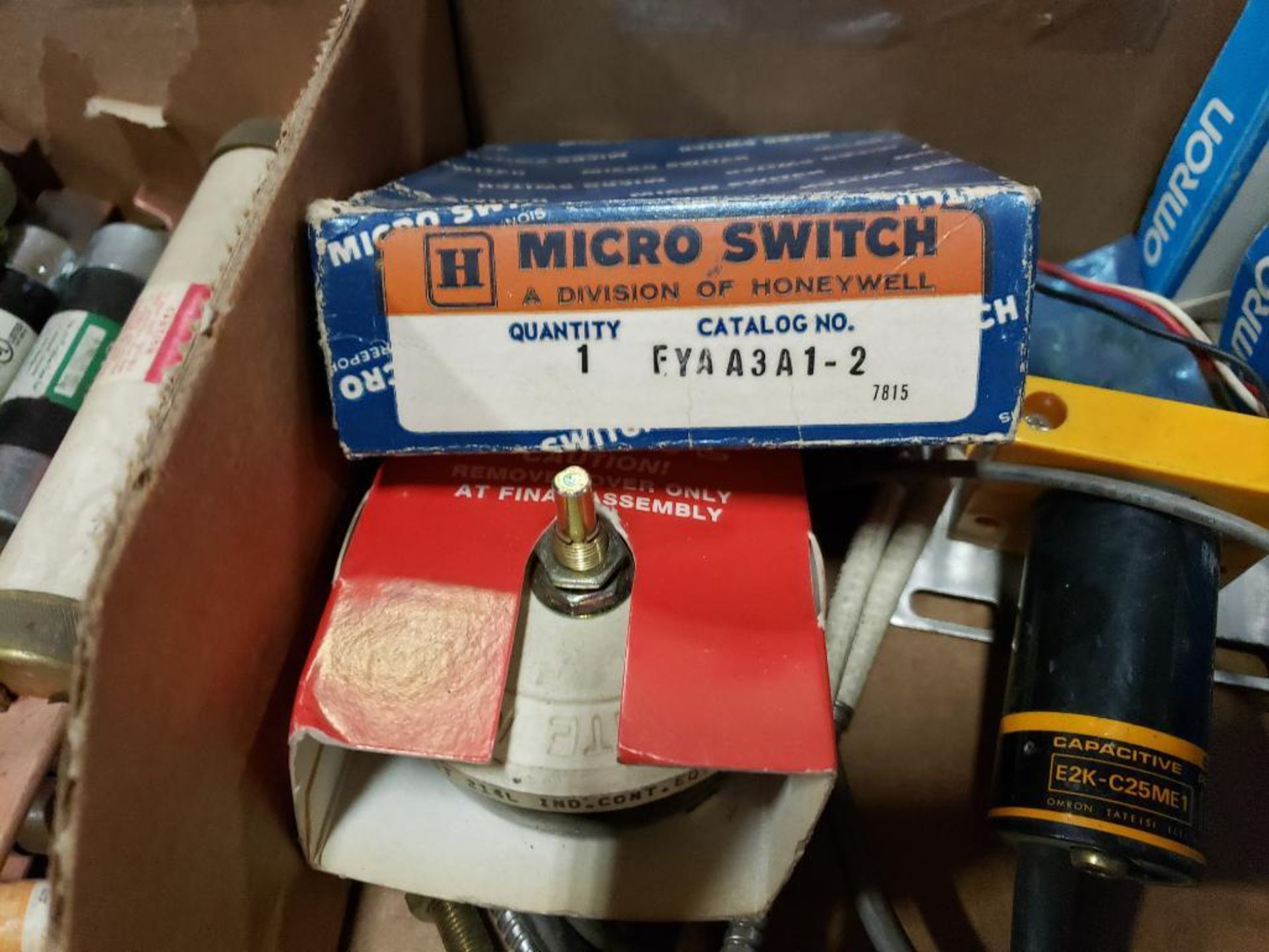 Assorted electrical switches, sensors. Omron, Micro-switch, Banner. - Image 2 of 8