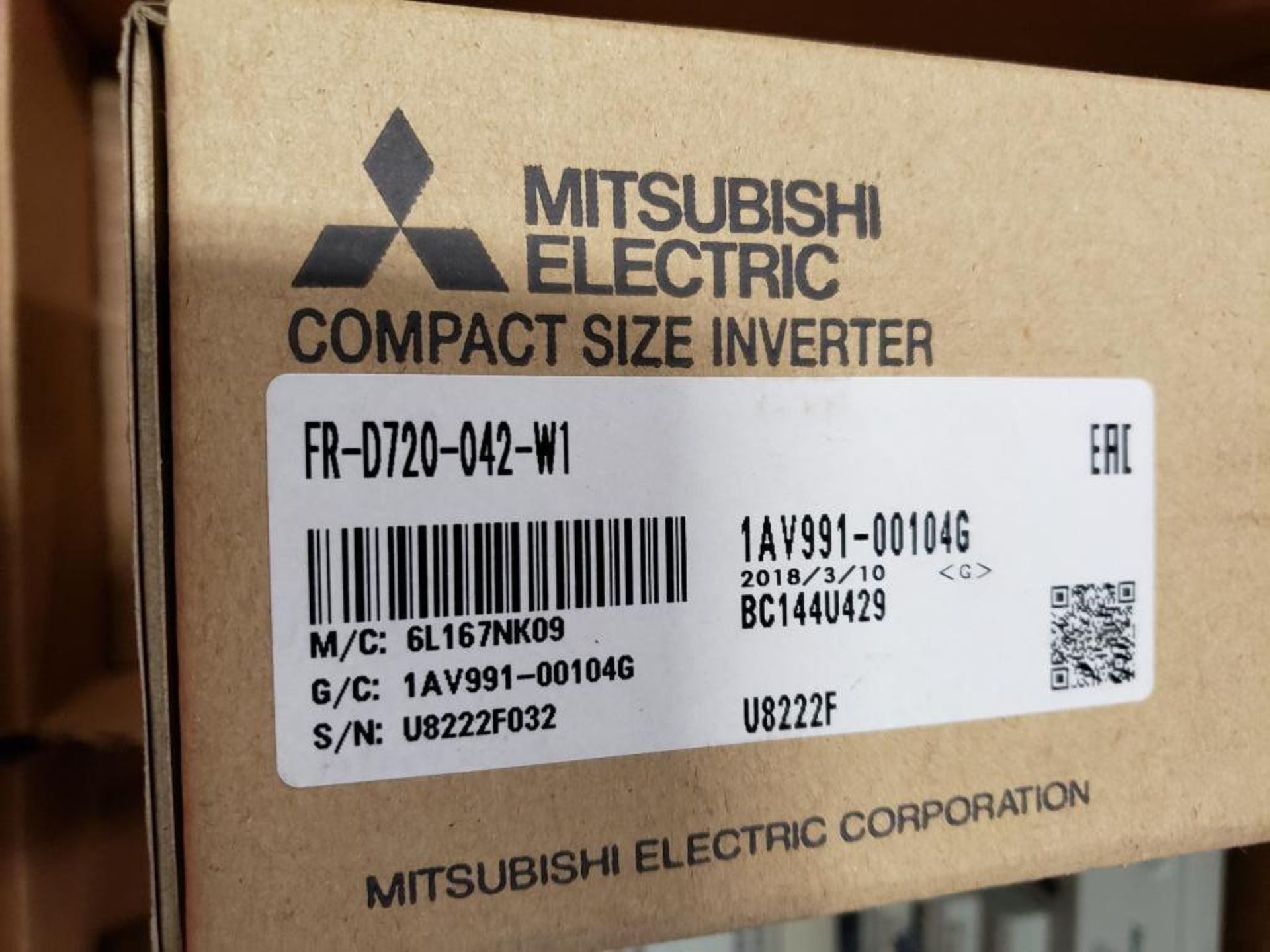 Mitsubishi Electric FR-D720-042-W1 compact size inverter. New in box. - Image 2 of 3