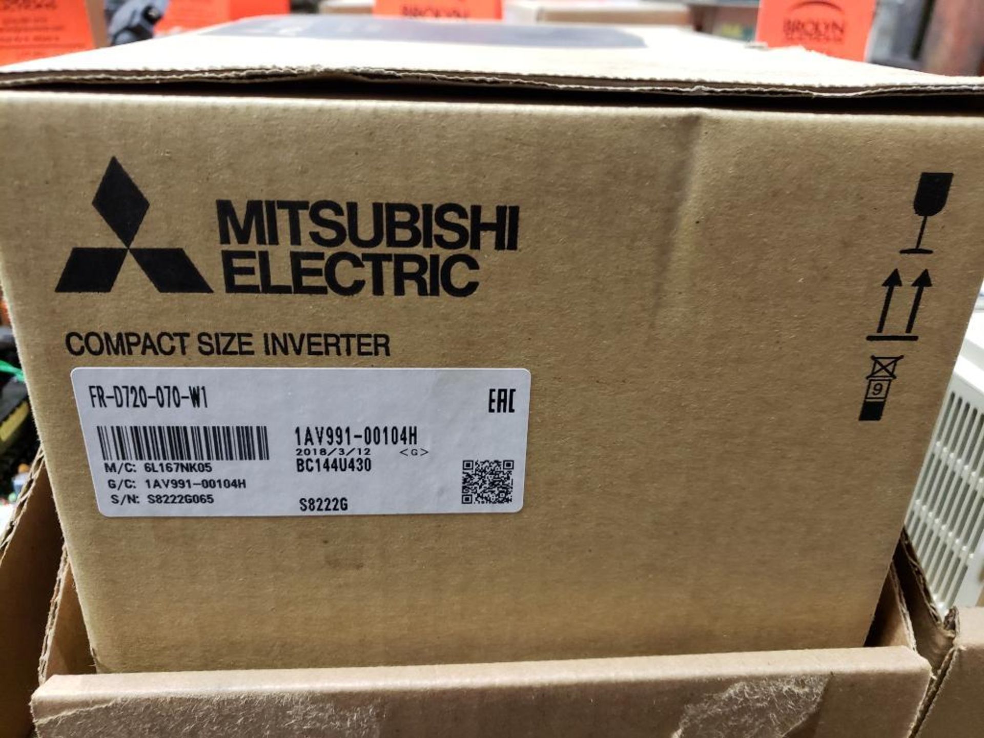 Mitsubishi Electric FR-D720-070-W1 compact size inverter. New in box. - Image 2 of 5