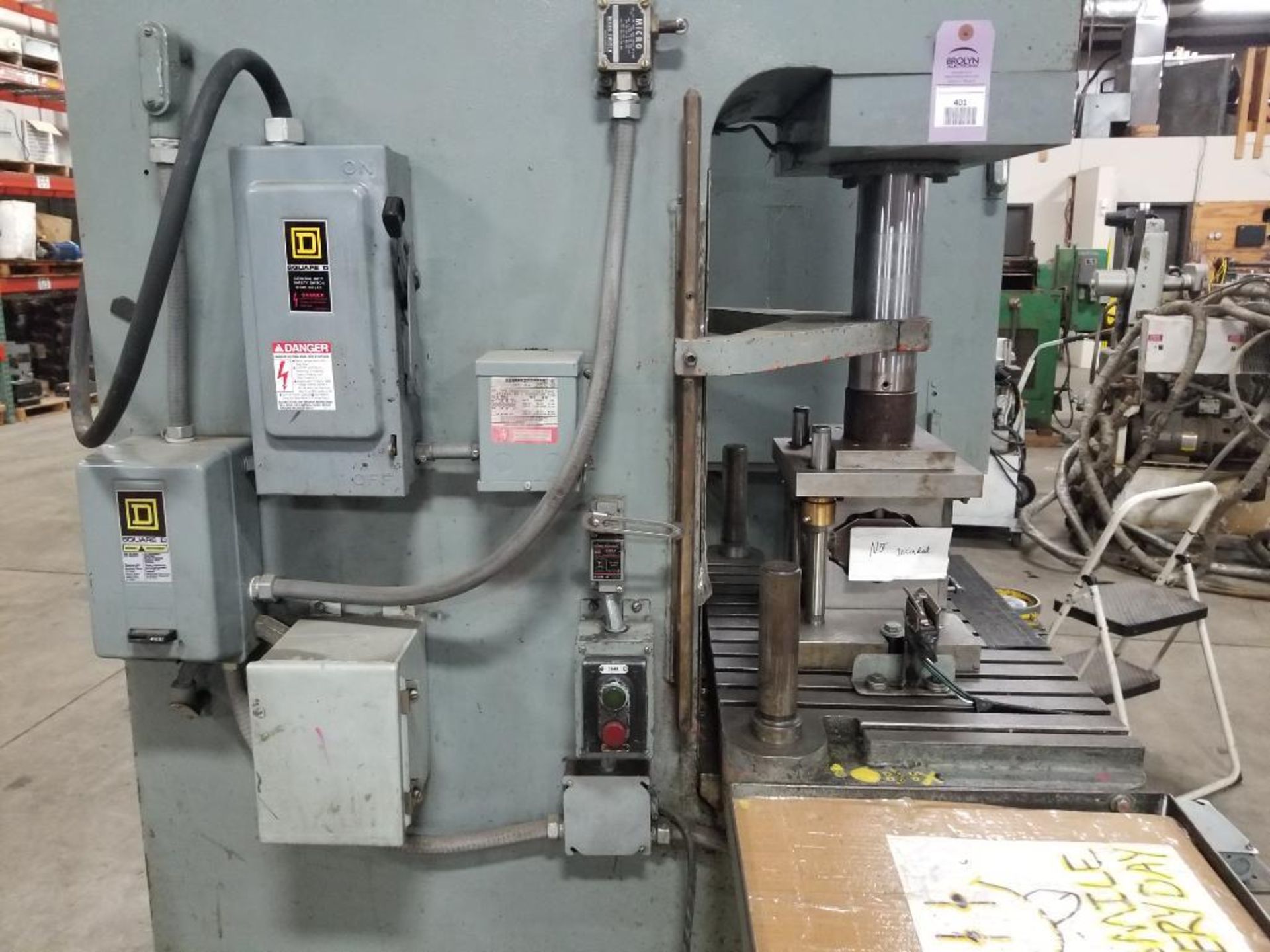 15 ton Hannifin hydraulic C-frame press. Model F150-22-BB1. Serial number F39693. - Image 12 of 16