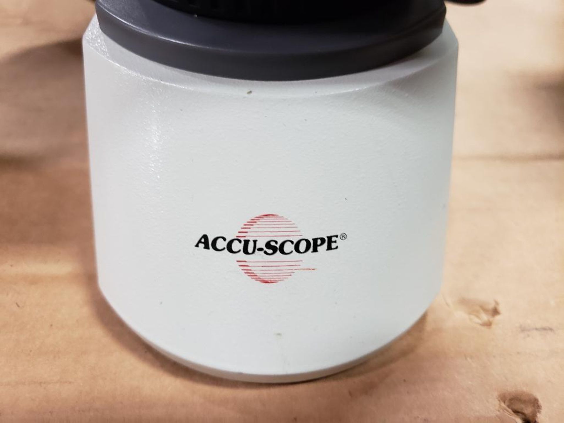 Accu-Scope 3025 microscope. - Image 3 of 7