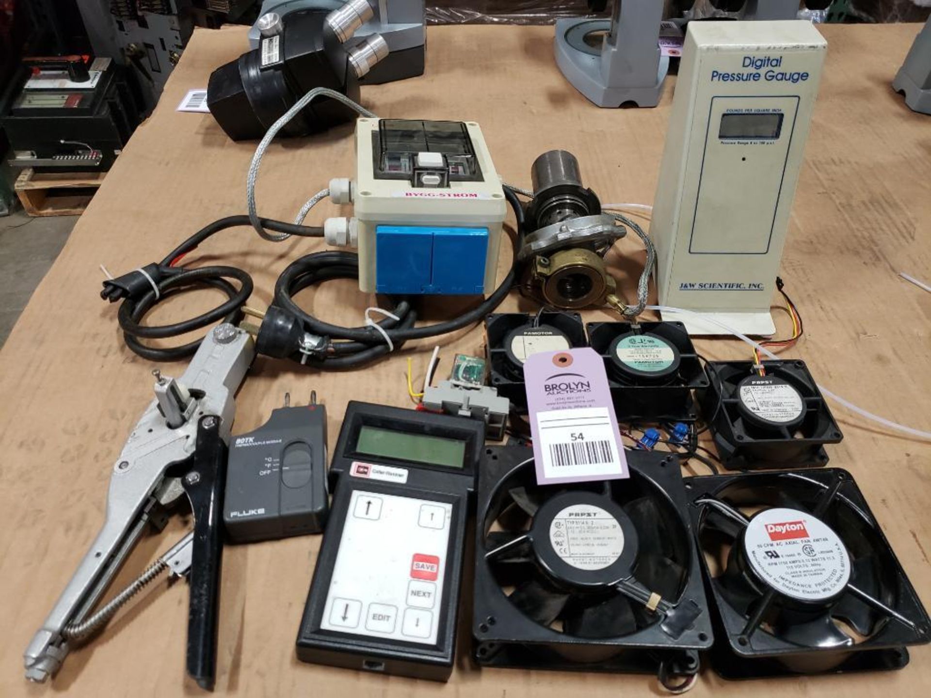 Assorted electrical fans, digital pressure gauge, breaker box. Luca, Cutler Hammer, Fluke. - Image 9 of 9