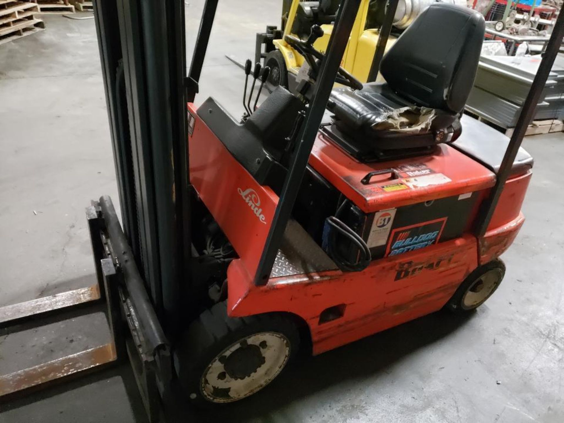 5000lb Linde Baker forklift w/ charger. 48v. Model E25B. - Image 2 of 21