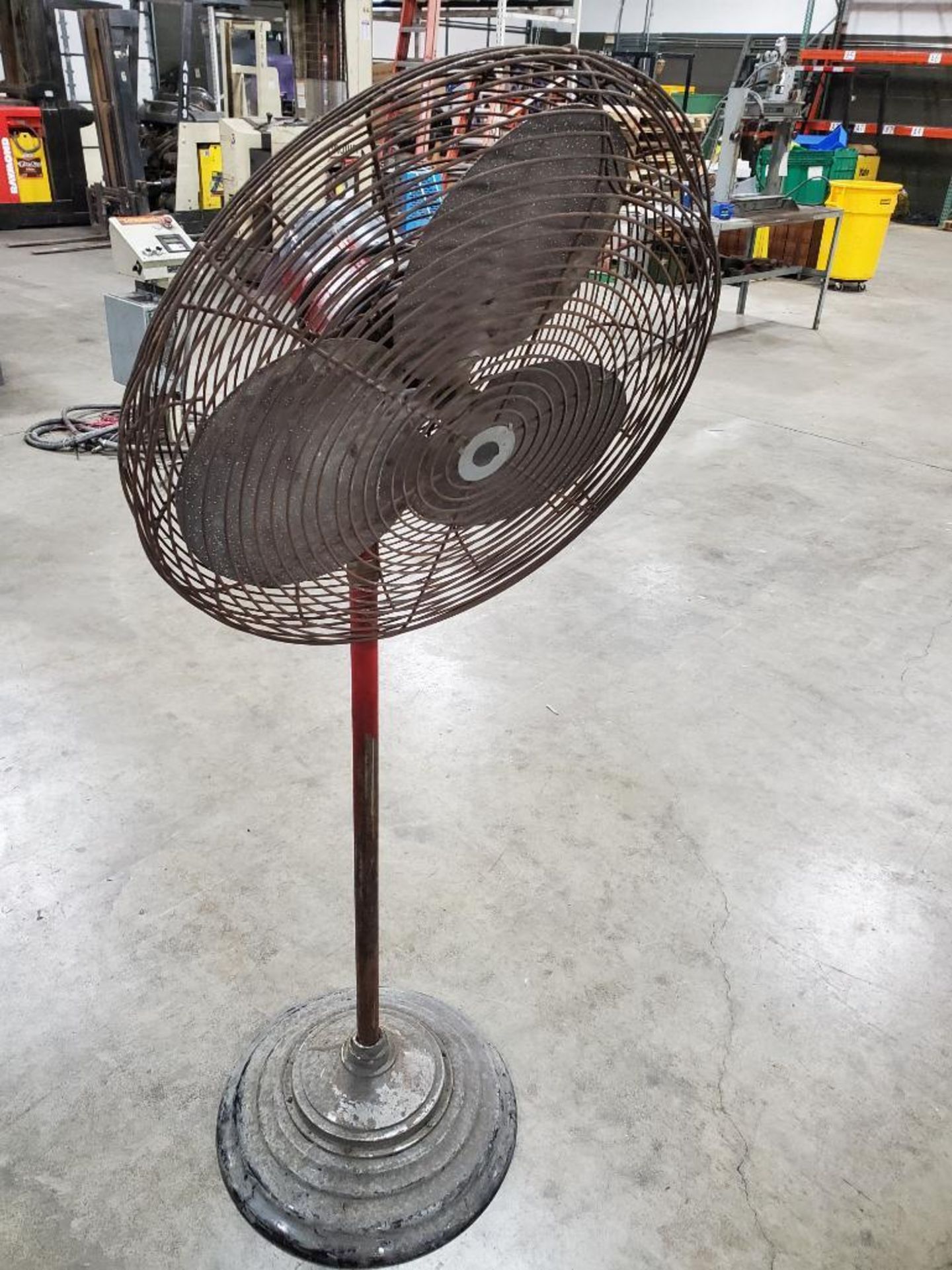 Dayton pedestal shop fan. 1/4HP motor. 1PH, 115V. - Image 6 of 6