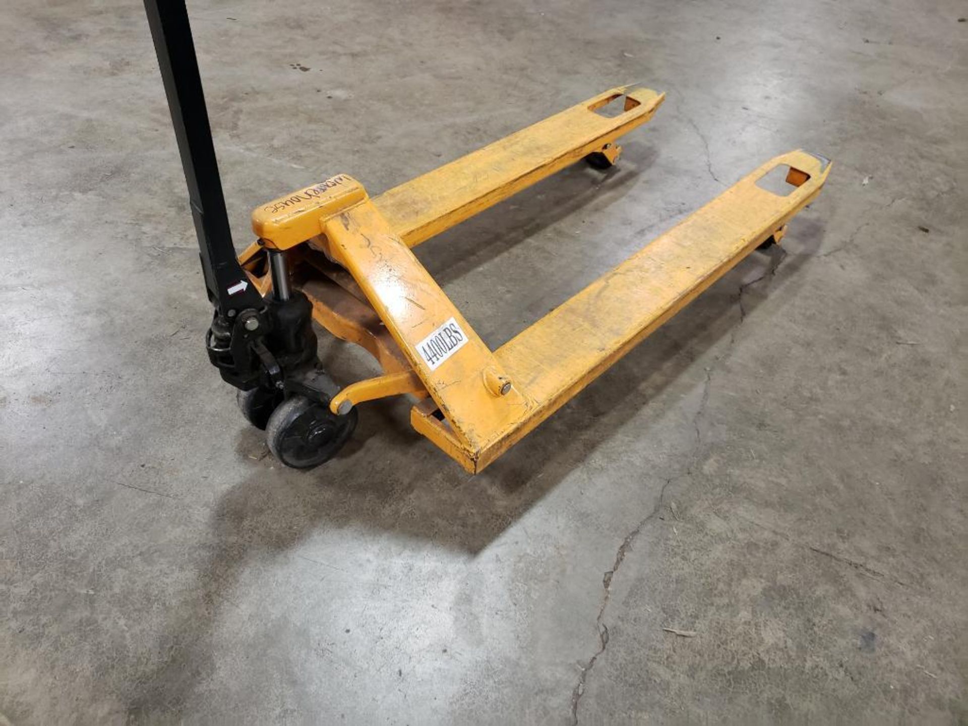 Model: 31001 Hand pallet jack truck 4400LBS Cap. - Image 2 of 8