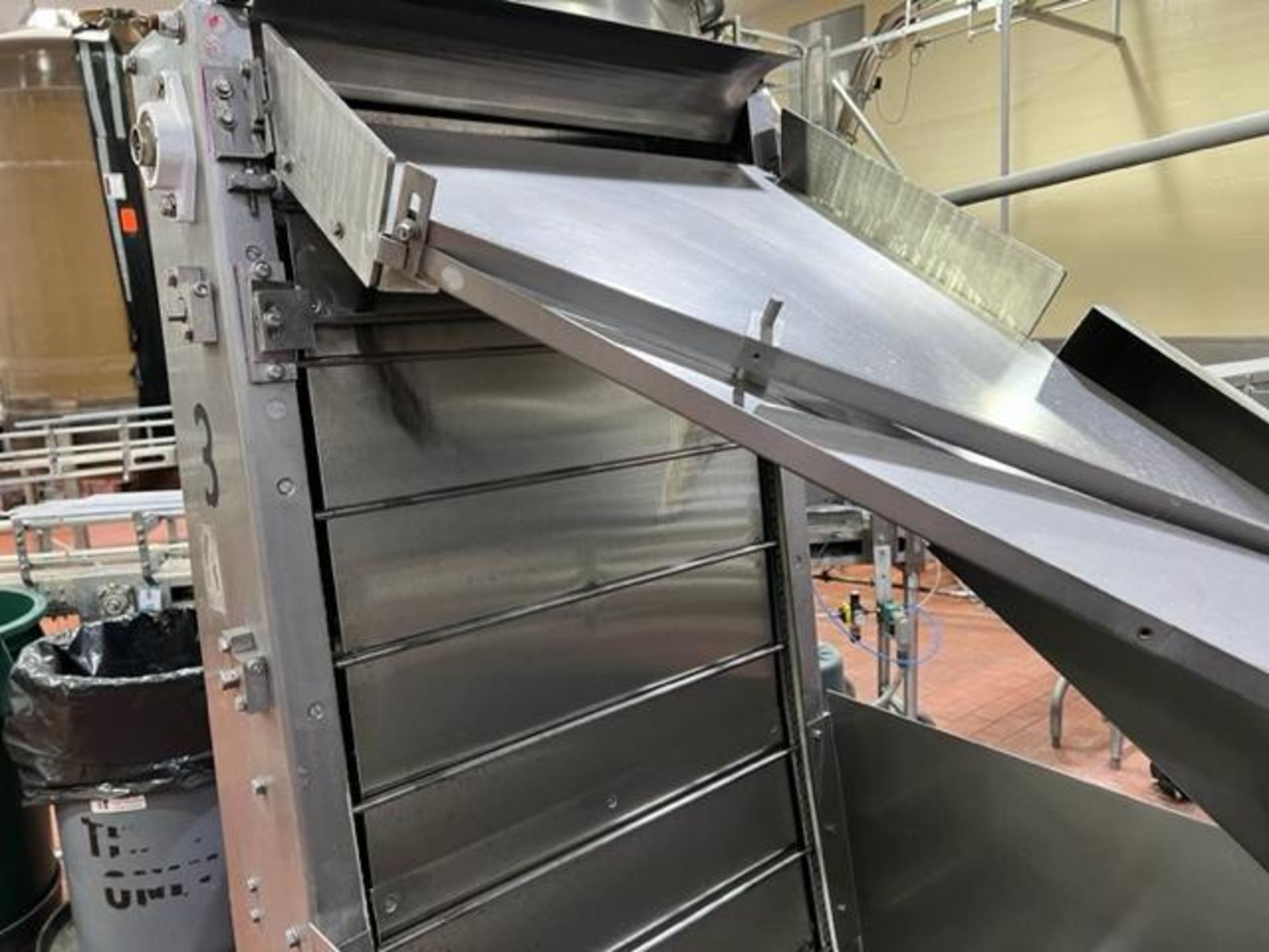 Sealright elevator waterfall style lid / cap sorter feeder. Model 3000. Includes blower. - Image 8 of 18