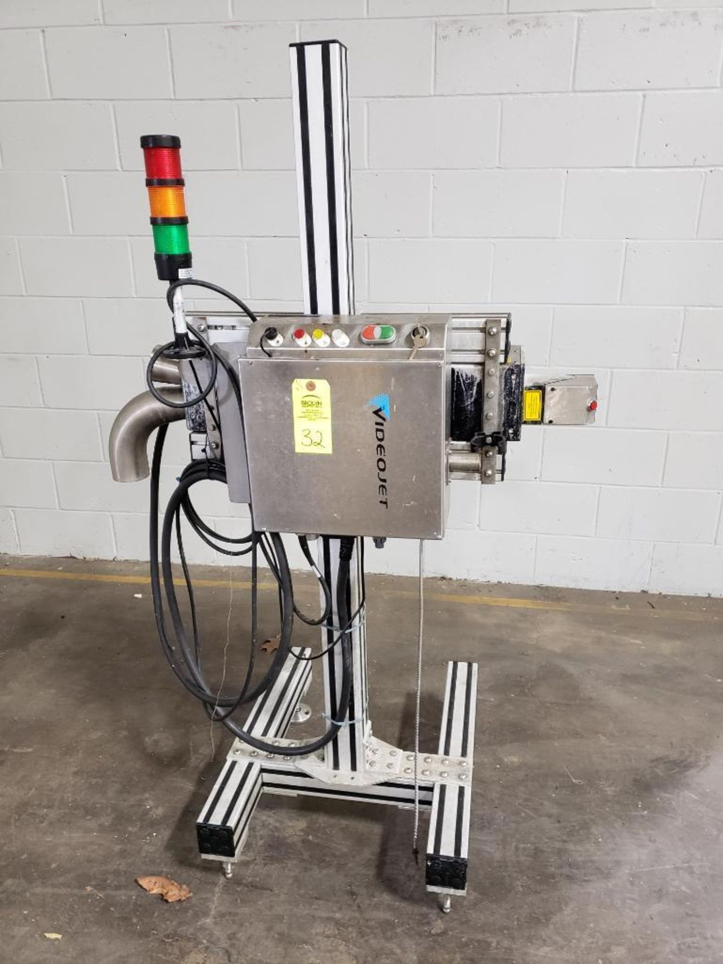 Videojet laser marking system. Unit does include dust collector and blower not pictured.