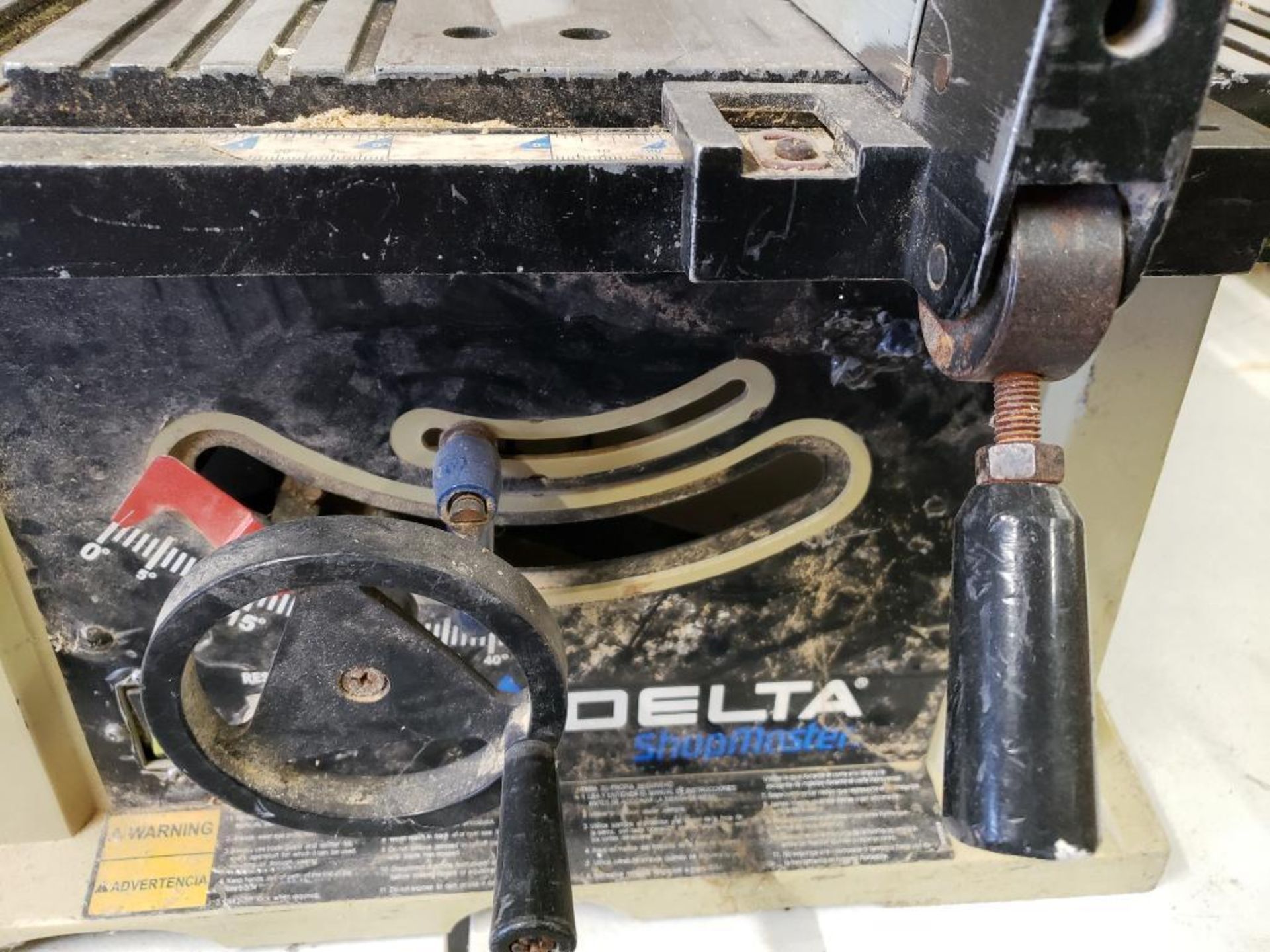 Delta Shopmaster table saw. 10in blade. Model TS200LS. 120v single phase. - Image 4 of 11