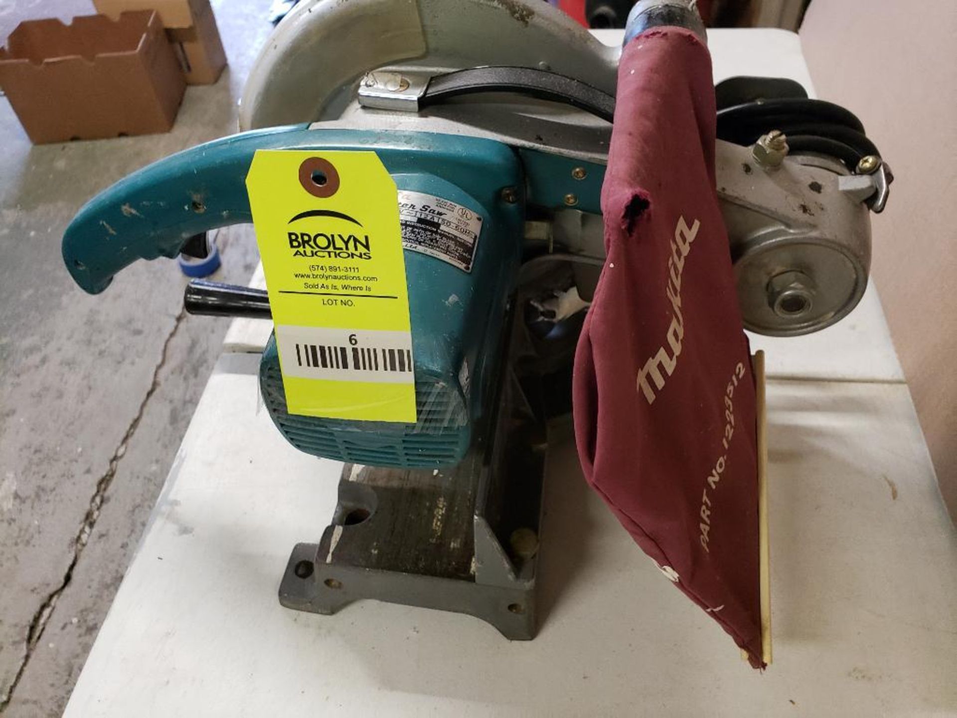 Makita compound miter saw. 10in blade. Model LS1020. 115v single phase. - Image 9 of 10