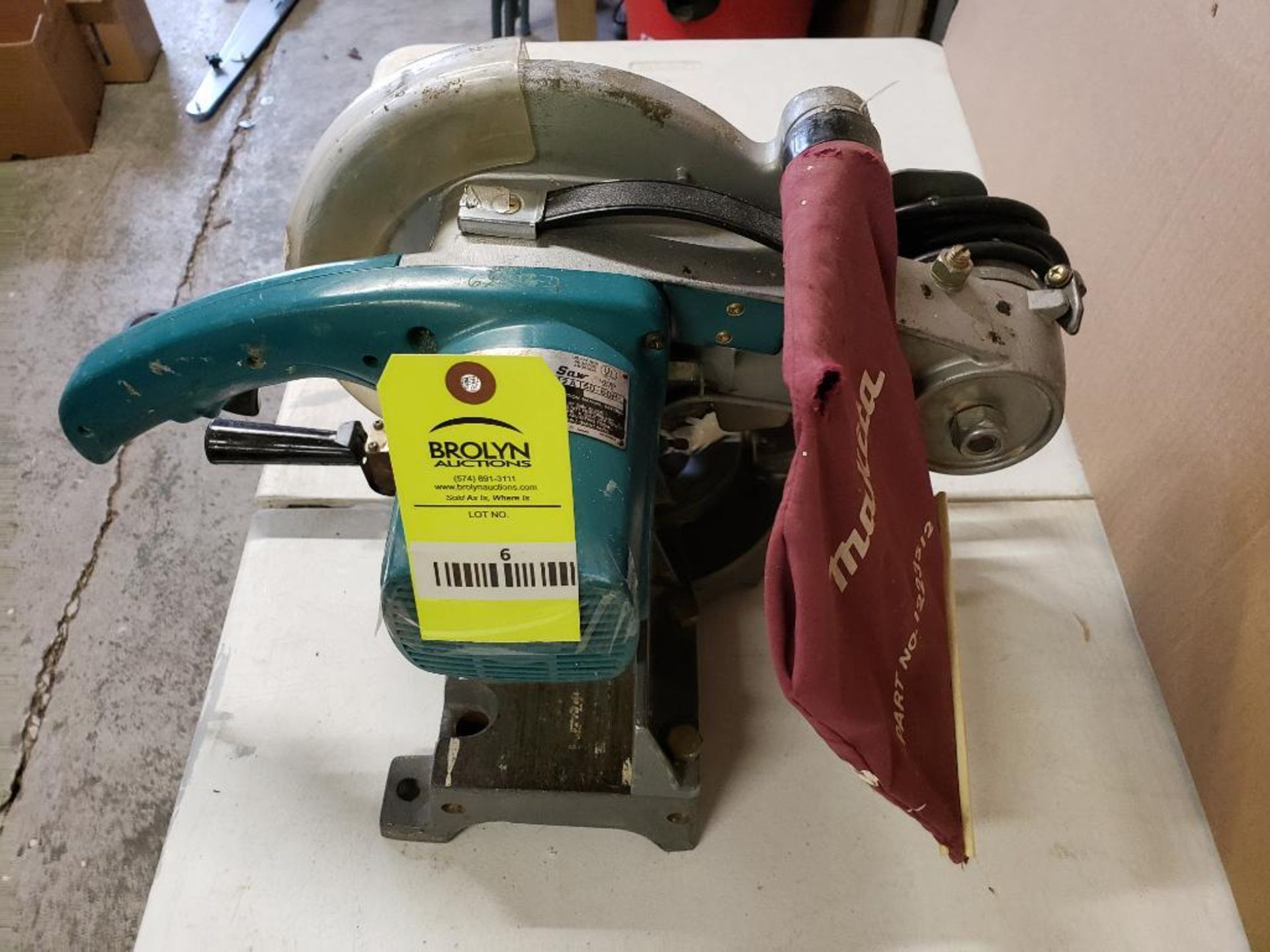 Makita compound miter saw. 10in blade. Model LS1020. 115v single phase. - Image 10 of 10