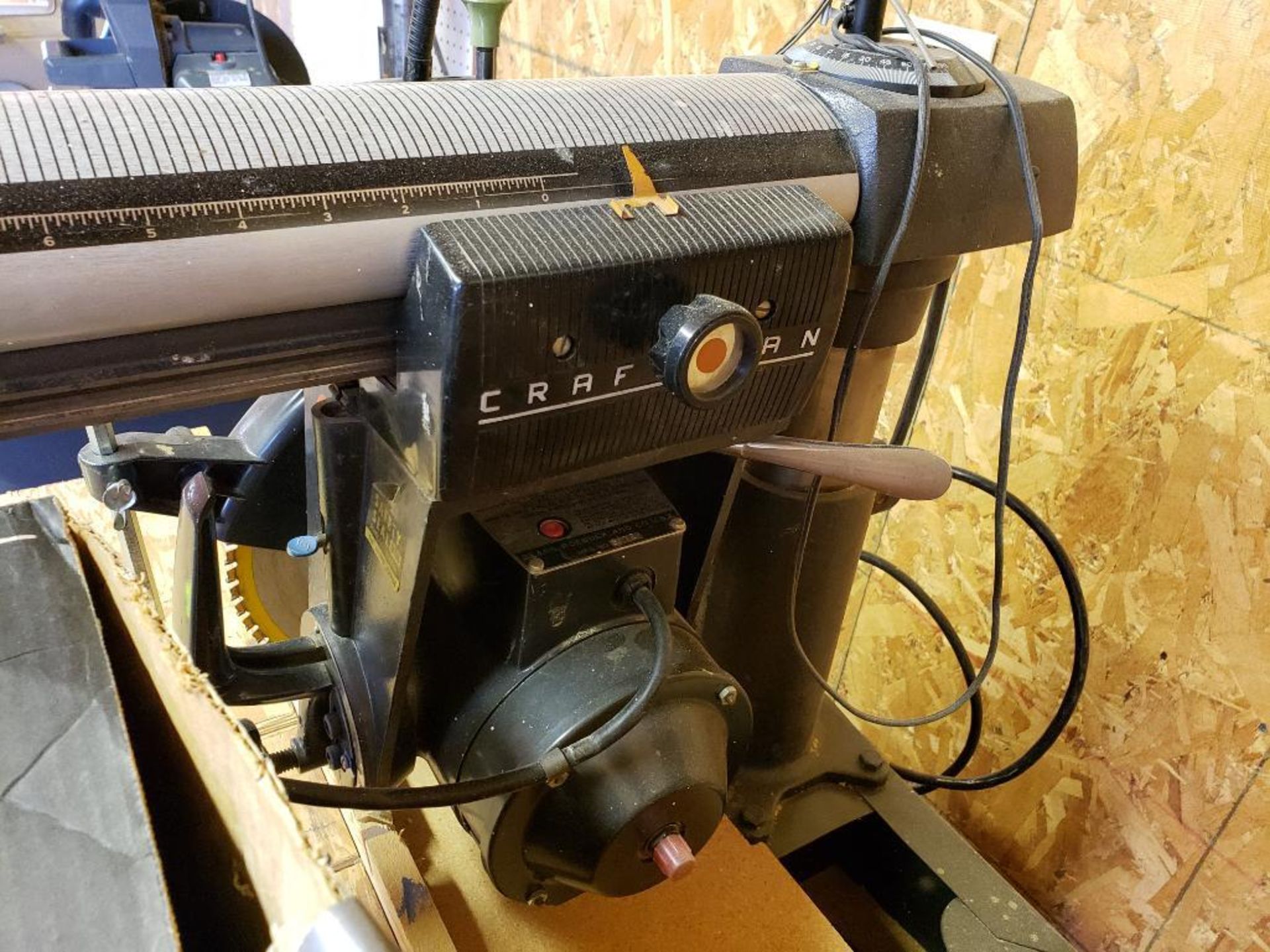 Craftsman radial arm saw. 10in blade.115v single phase. W/ dust collection kit. - Image 9 of 15