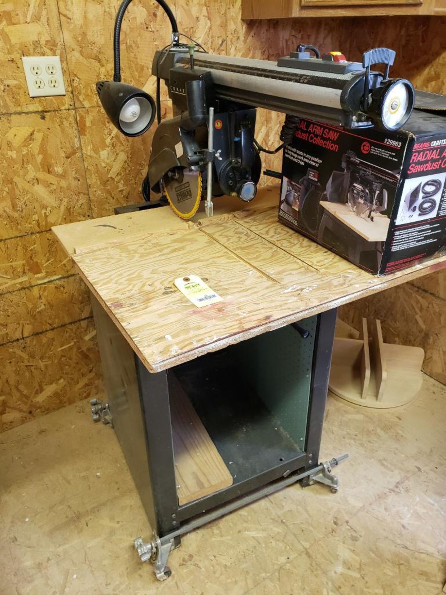 Craftsman radial arm saw. 10in blade.115v single phase. W/ dust collection kit. - Image 2 of 15