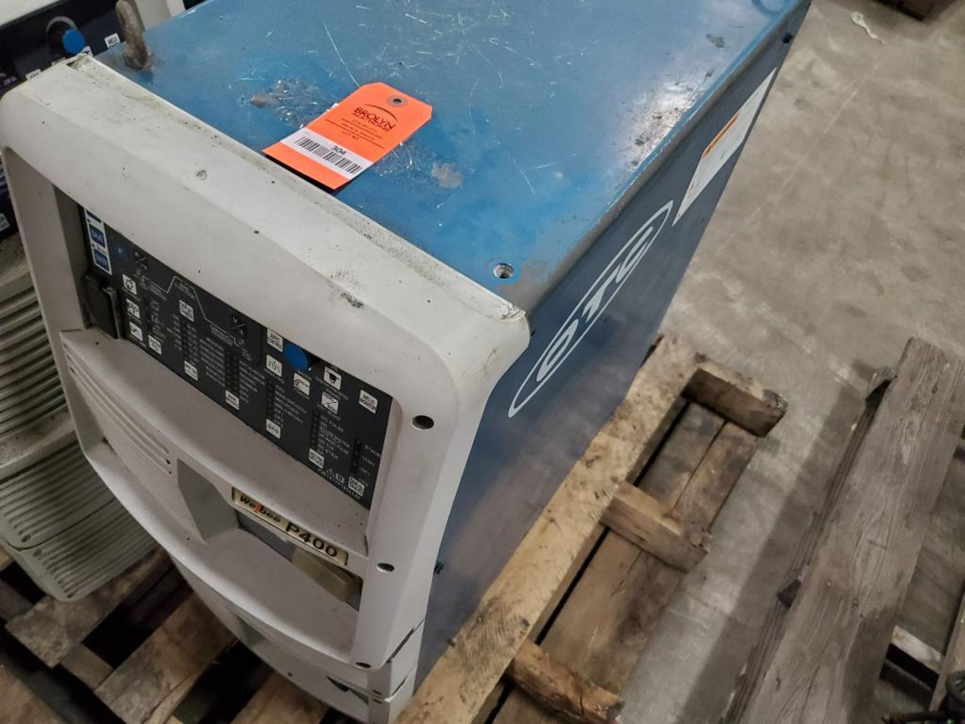 Daihen OTC dc welding power source. Welbee P400 WB-P400.