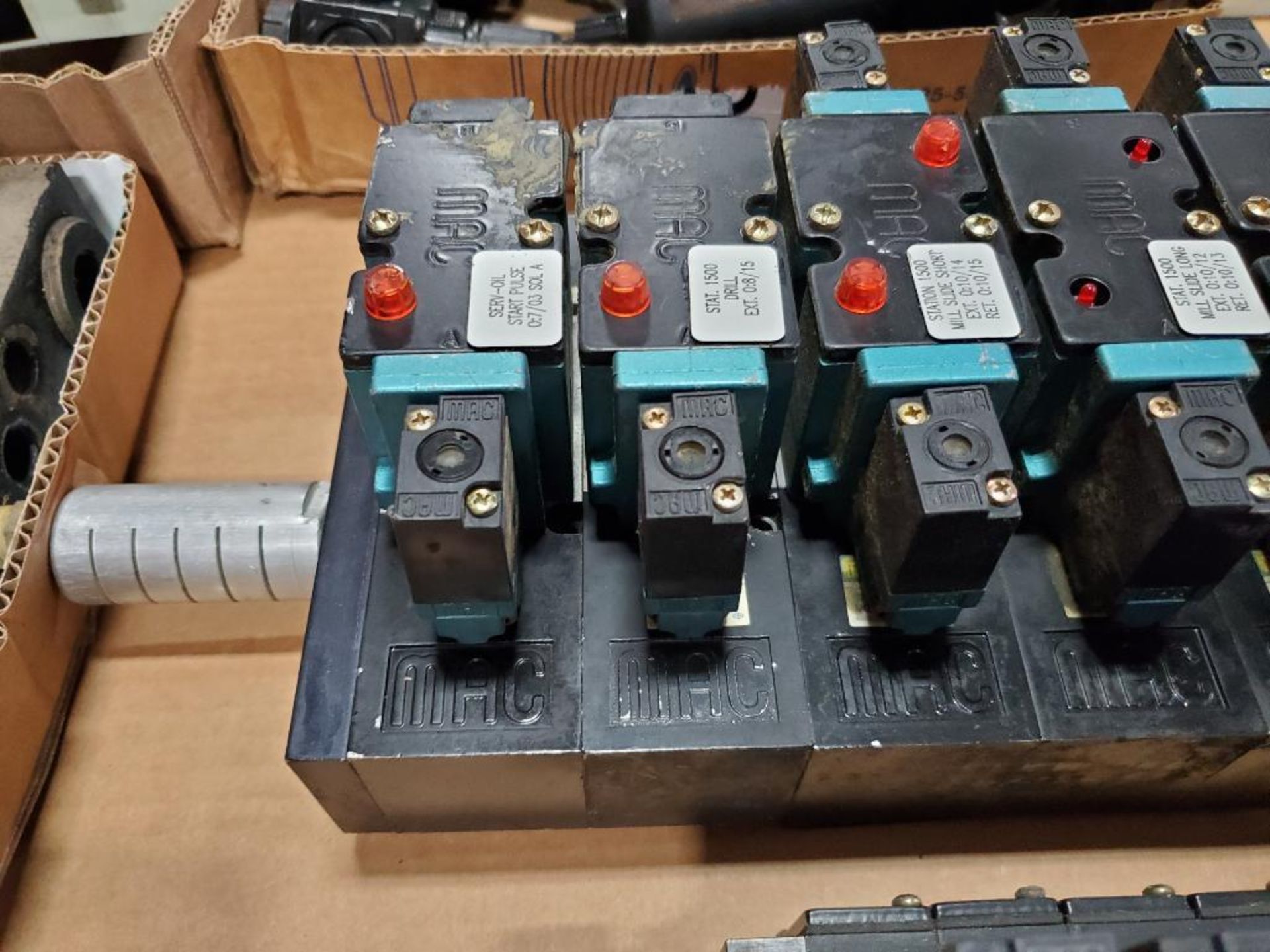 MAC pneumatic valve block with assorted valves. - Image 2 of 7