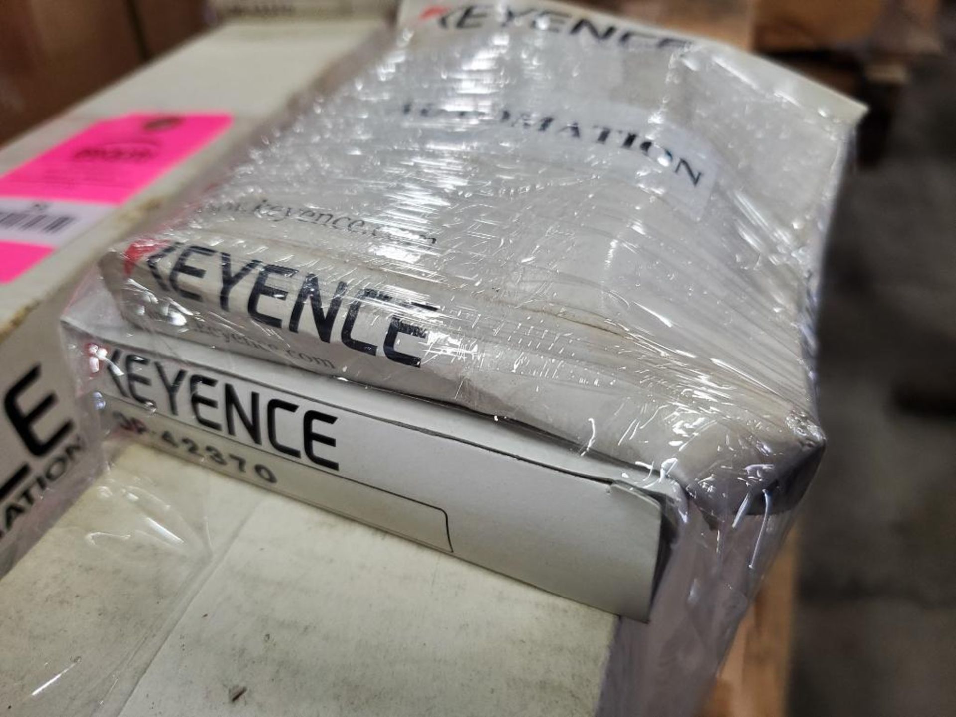 Keyence light curtain set. Part number SL-C16H. New in box. - Image 3 of 3