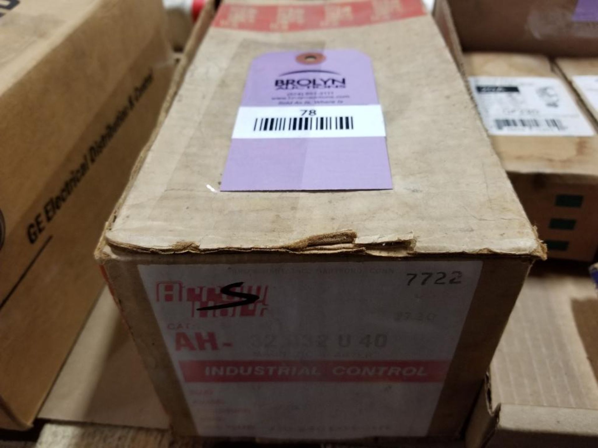 Arrow Hart AH-32032U40 magnetic starter. New in box.