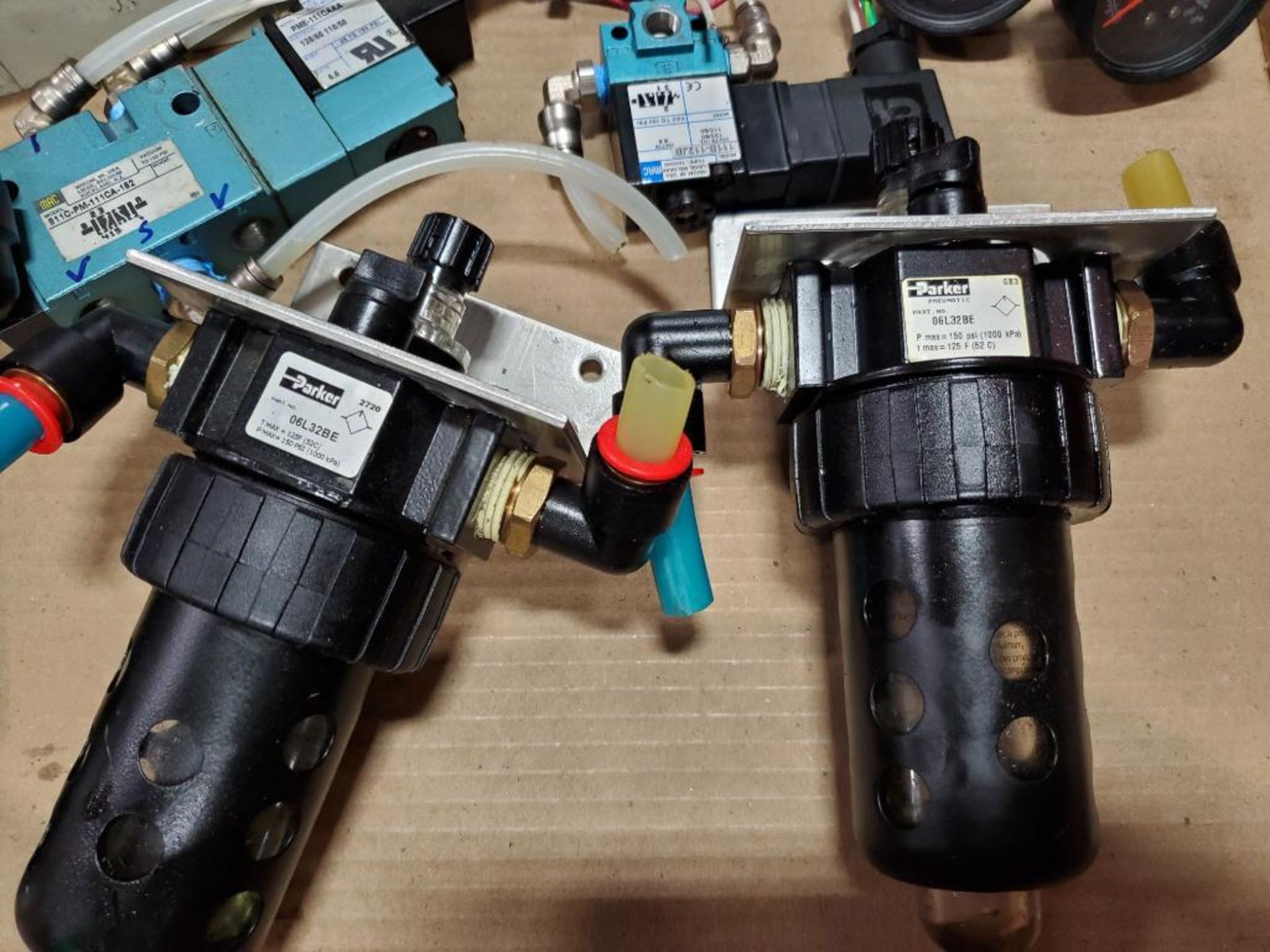 Assorted flow control line lubricator, gages, valves. Mac Valves, Parker. - Image 2 of 10