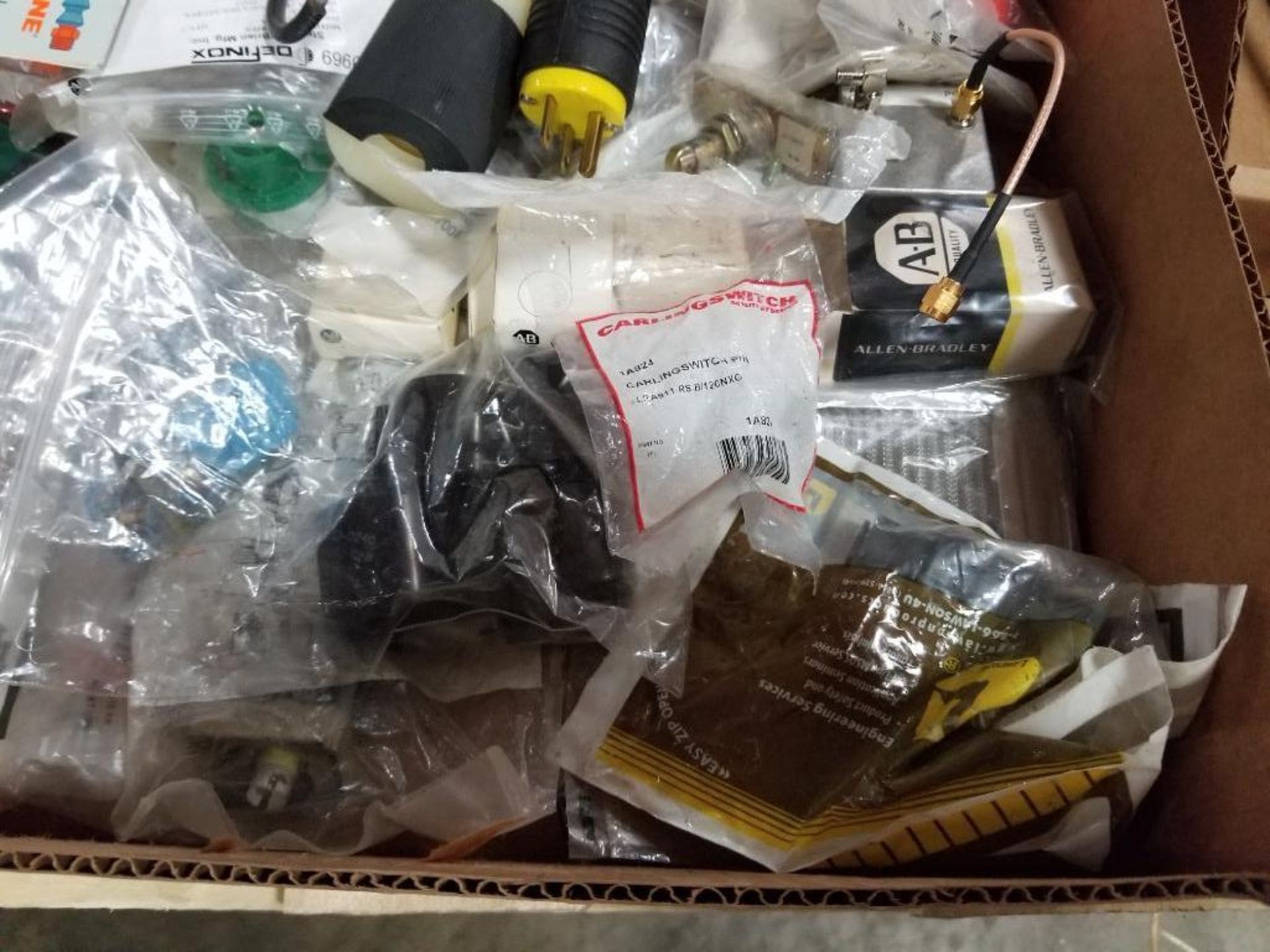 Assorted electrical replacement parts. - Image 2 of 10