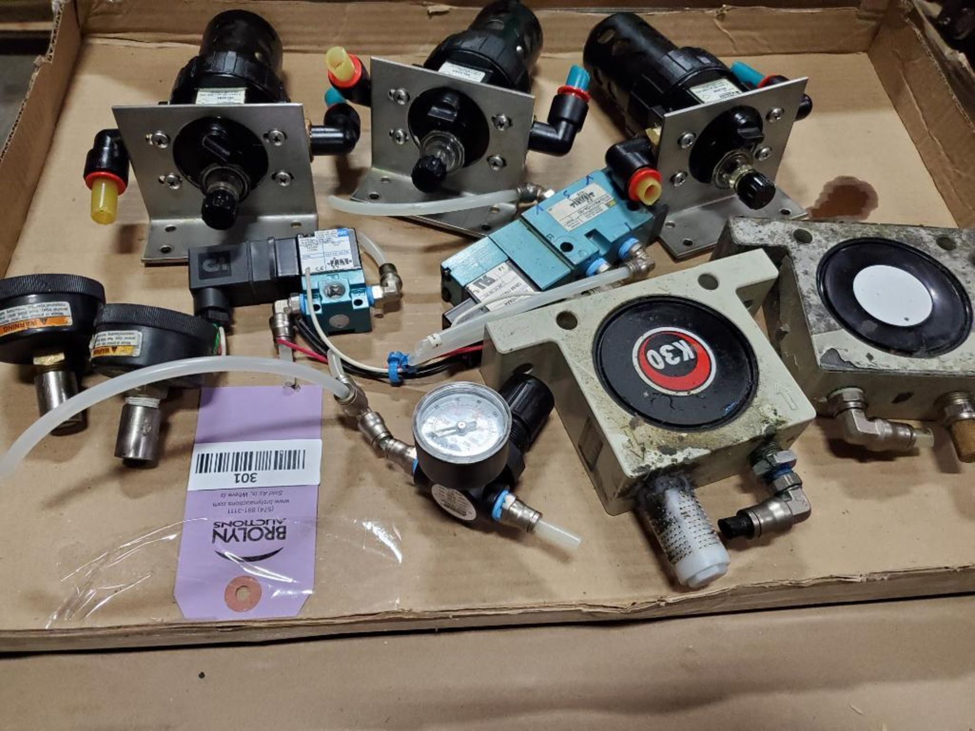 Assorted flow control line lubricator, gages, valves. Mac Valves, Parker. - Image 10 of 10