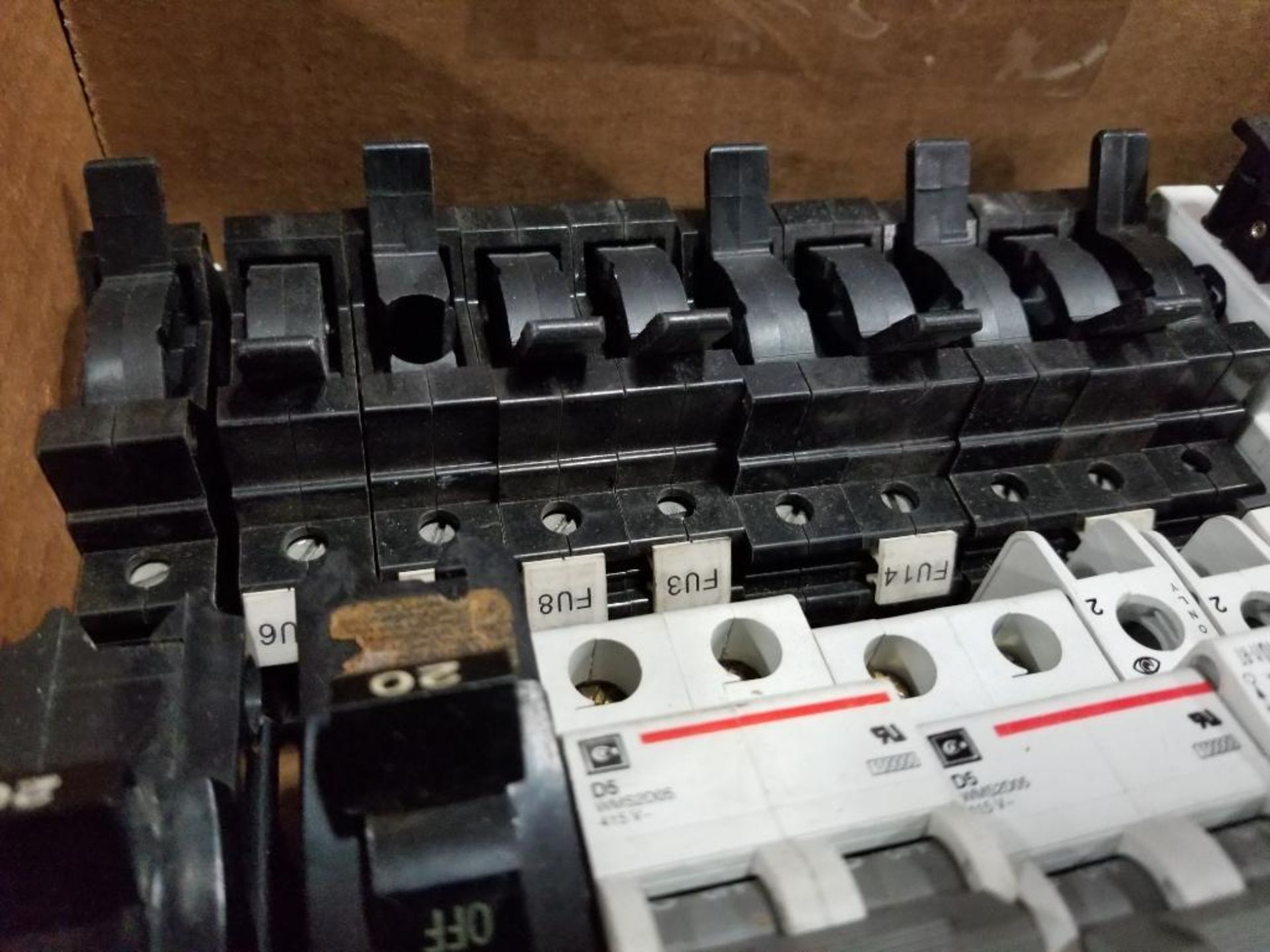 Assorted electrical breaker. Allen Bradley, Siemens, Merlin Gerin. - Image 2 of 8