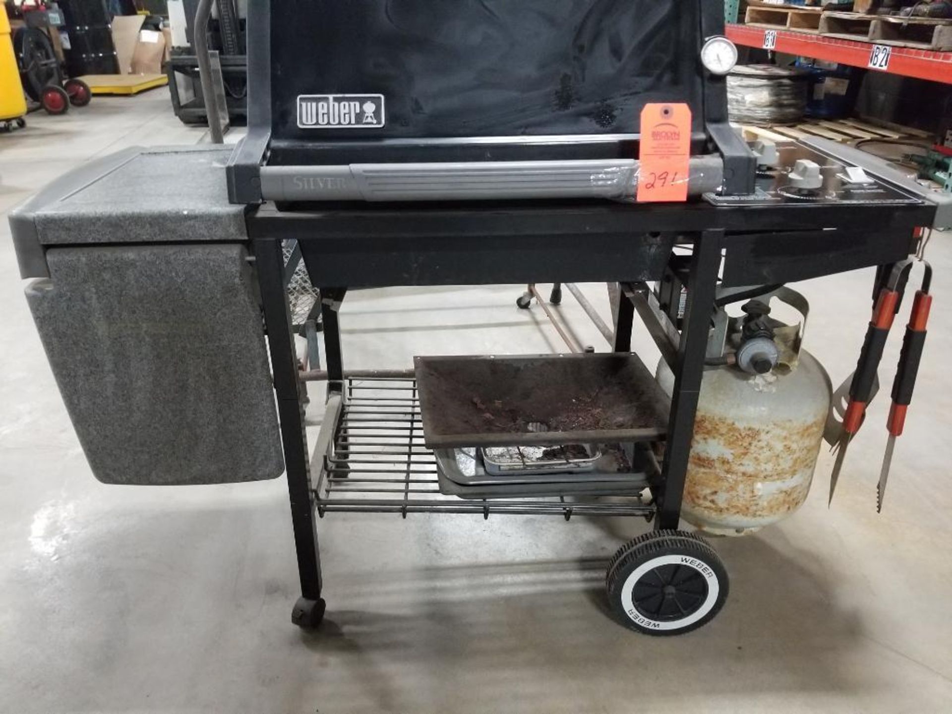 Weber Genesis Silver LP gas grill and accessories. - Image 10 of 10