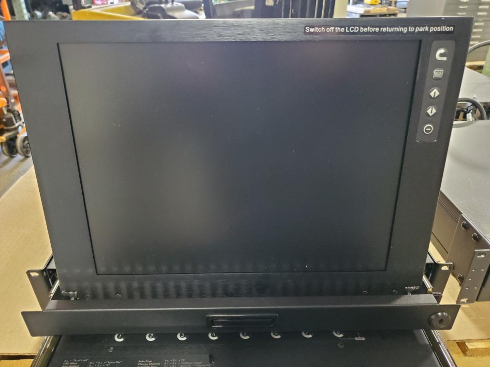 I-Tech RKP2415-801e 2U 15: TFT LCD Monitor Keyboard drawer w/ 8-port KVM. - Image 3 of 7