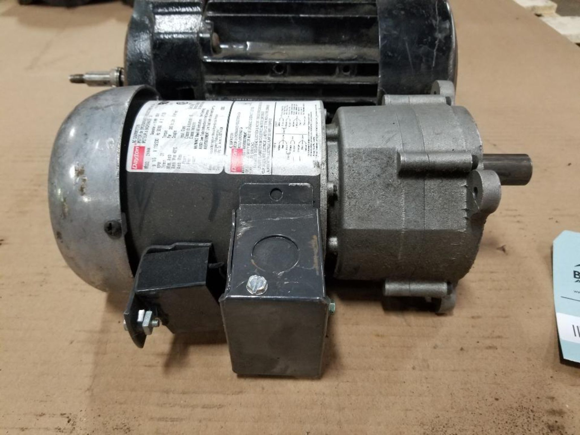 1/5HP Dayton 2H444 AC gearmotor. 1PH, 115/230V, 31RPM. Grundfos CH2-30-A-A-CVB0. - Image 2 of 7