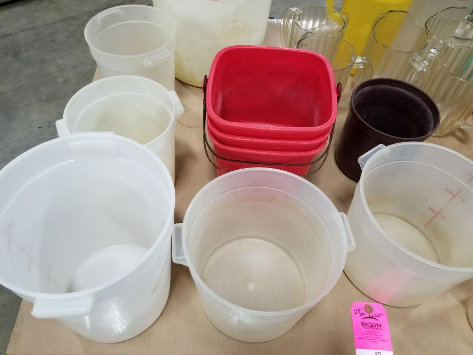Assorted plastic containers. - Image 20 of 26