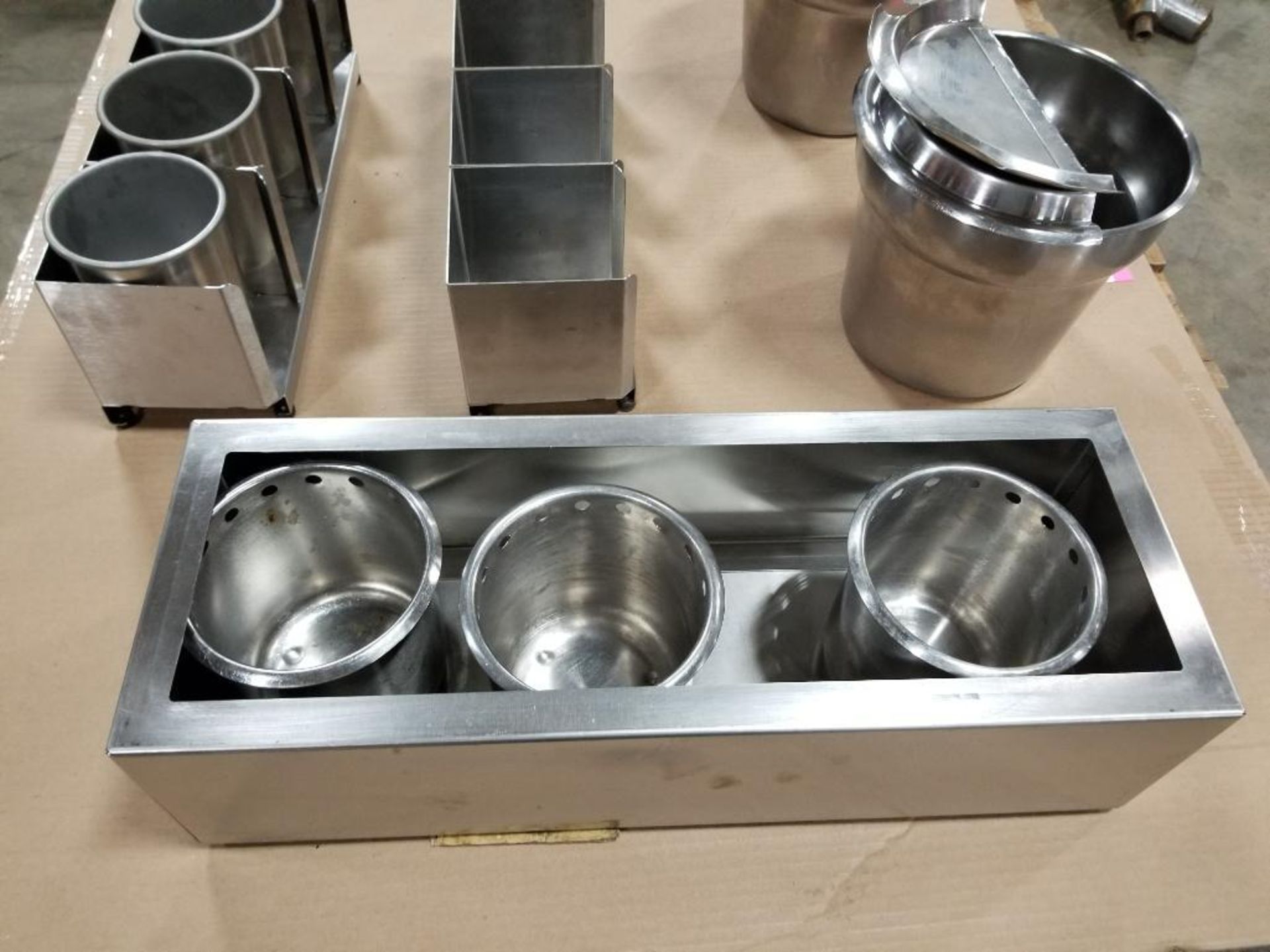 Stainless steel steam table and containers. - Image 4 of 16
