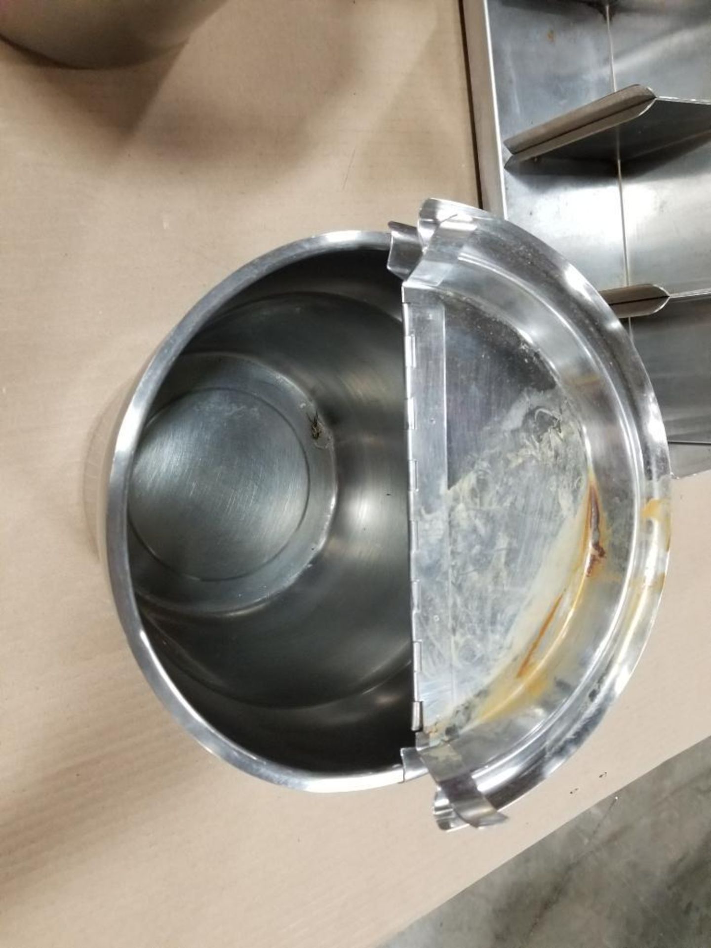 Stainless steel steam table and containers. - Image 10 of 16