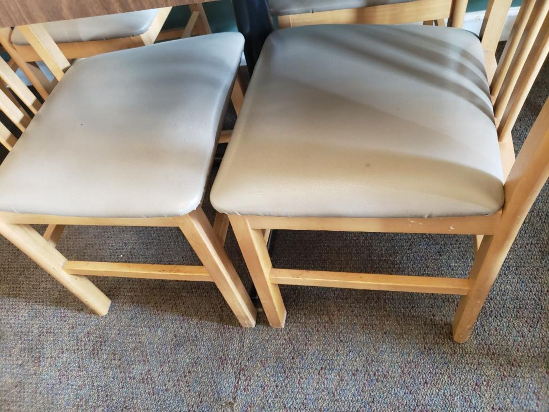 Table with 4 chairs. Table size 35in x 35in. - Image 3 of 4