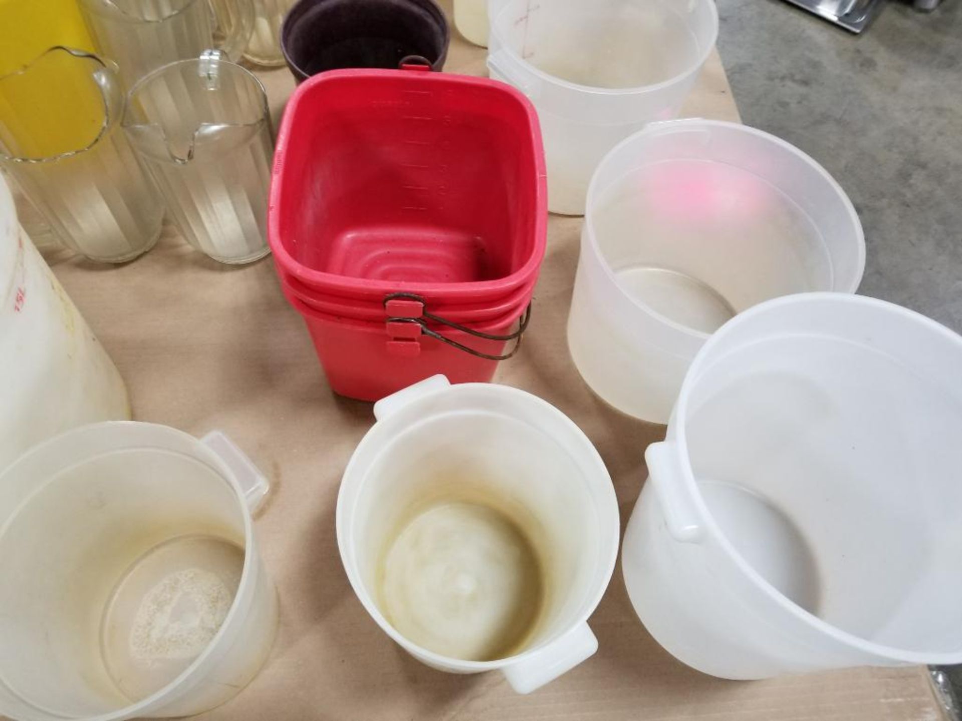 Assorted plastic containers. - Image 13 of 26