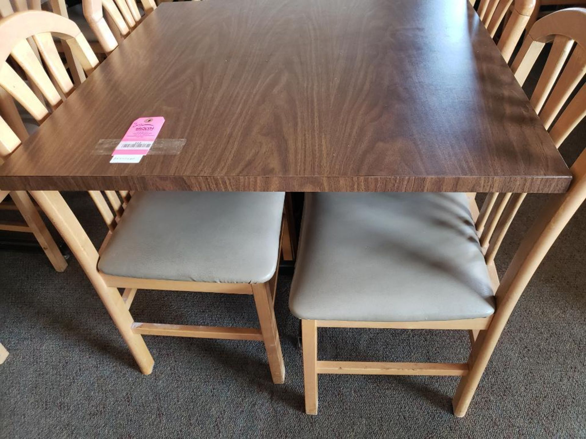 Table with 4 chairs. Table size 35in x 35in. - Image 2 of 5