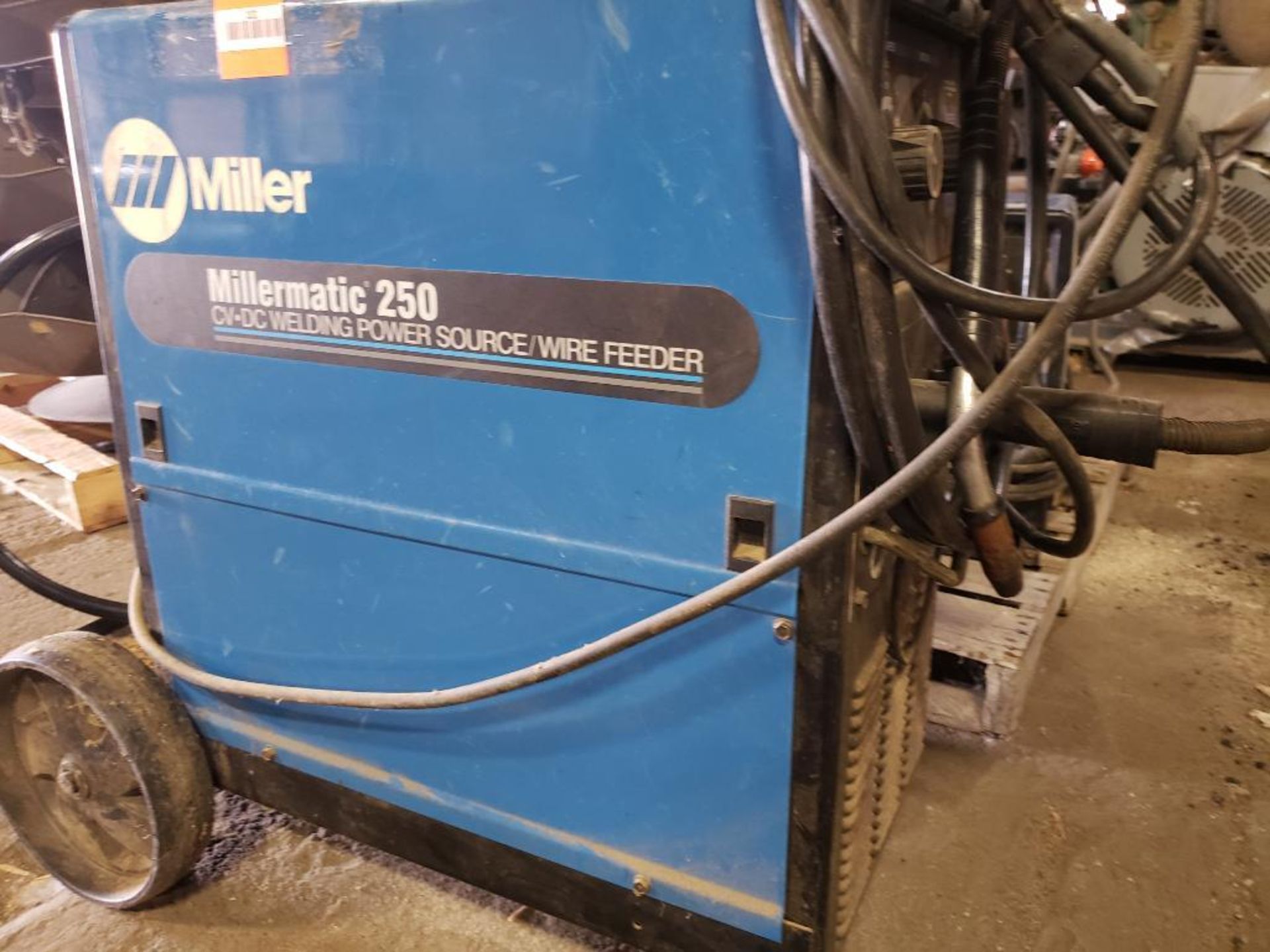 Miller Millermatic 250 CV - DC welding power source / wire feeder. 903291. - Image 2 of 8