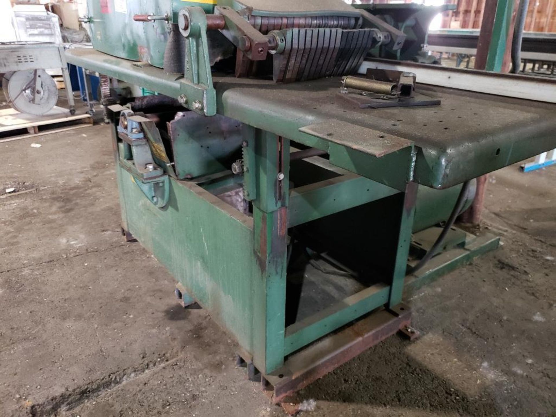 Alden Machinery gang rip saw. 30hp arbor motor. Needs feed motor. 3ph 230/460v. - Image 6 of 14