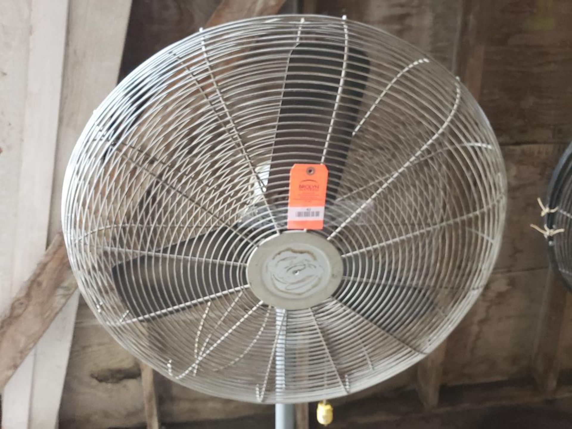 Shop fan.